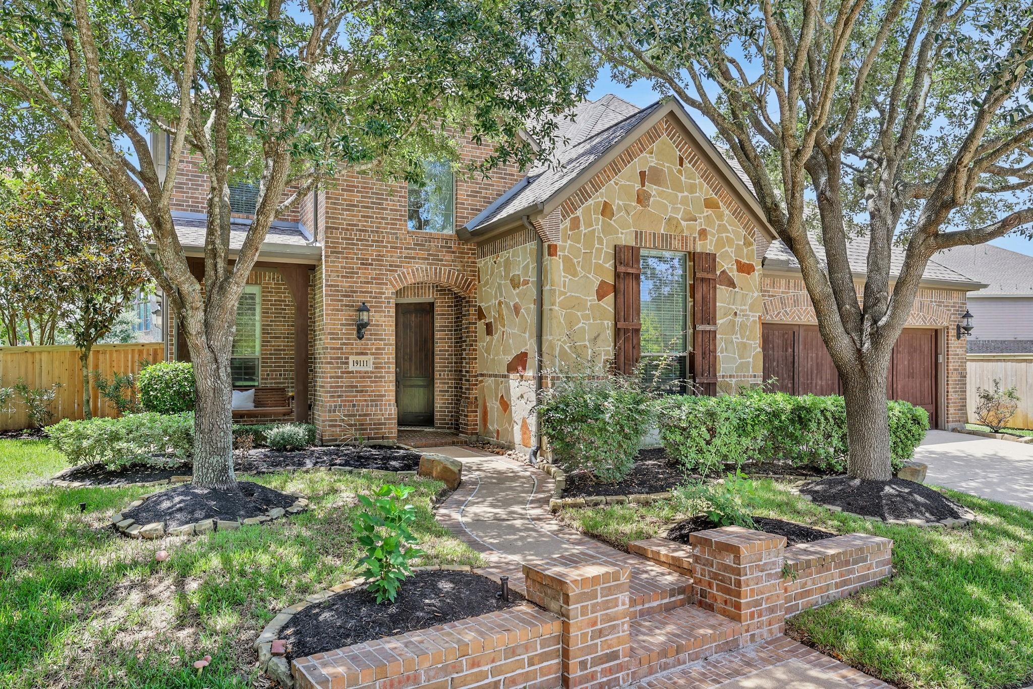 19111 Royal Cove Circle — photo