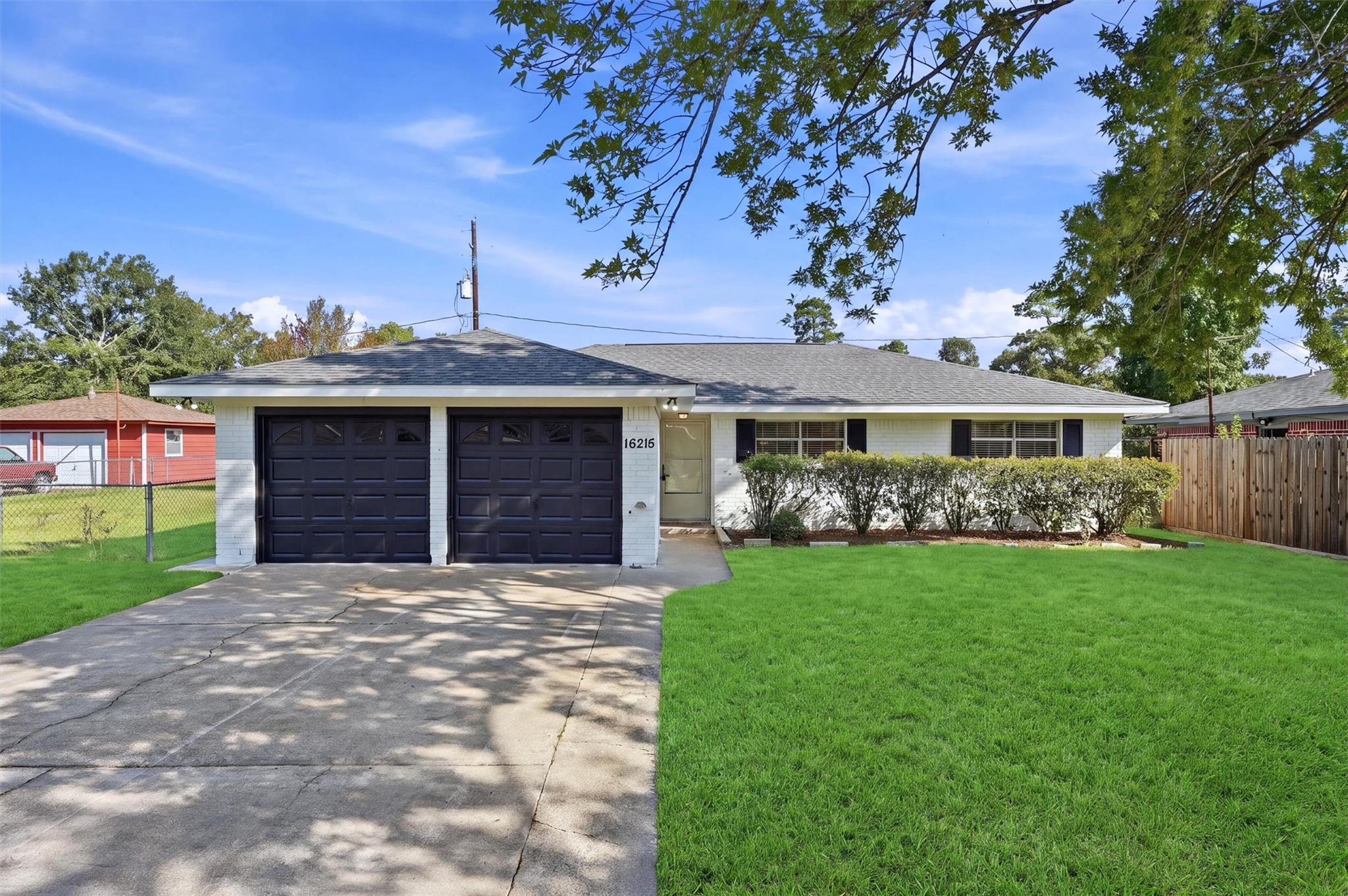 16215 Dunman Lane — photo