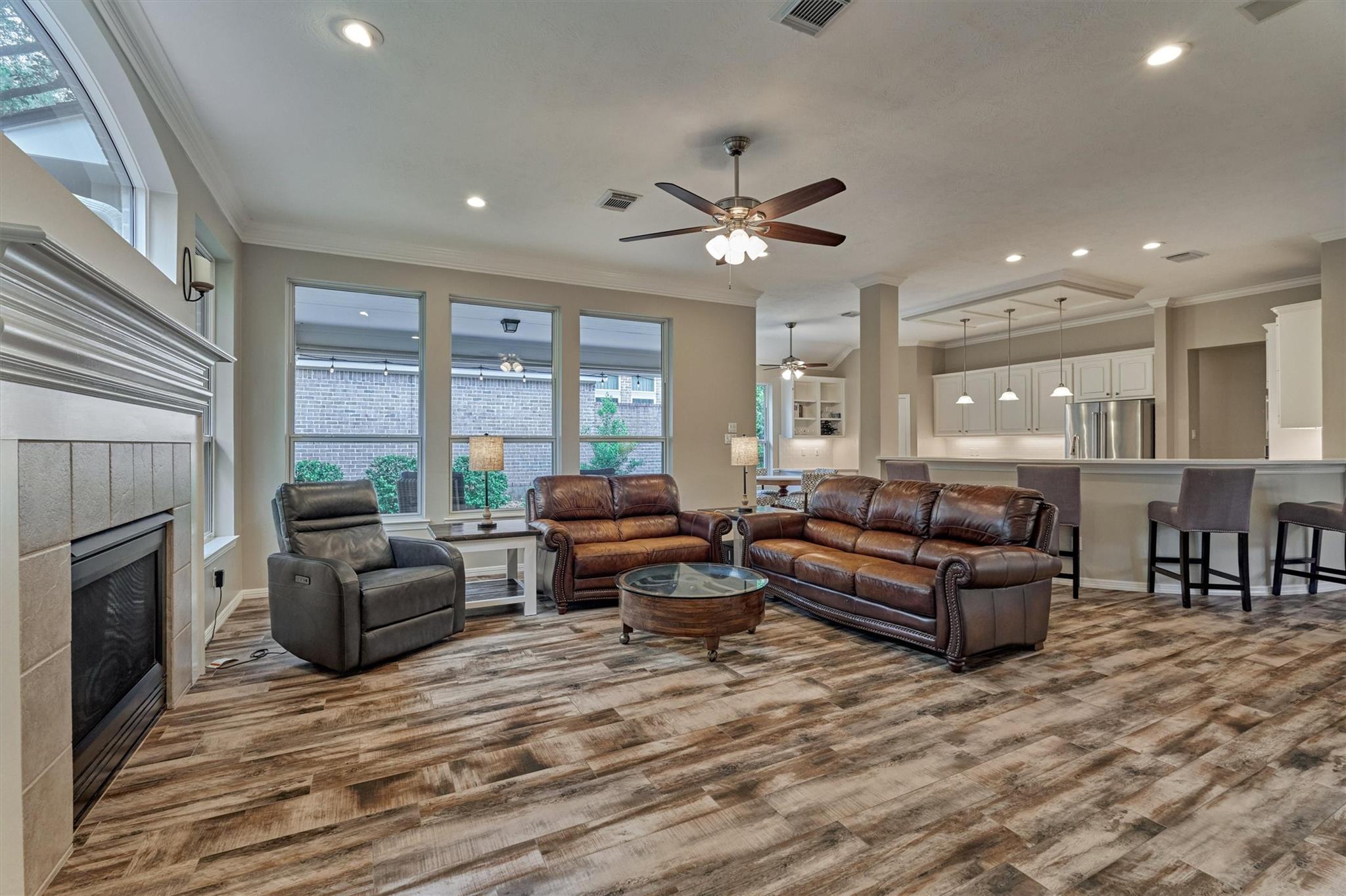 31 E Palmer Bend, The Woodlands, TX 77381 — photo 3