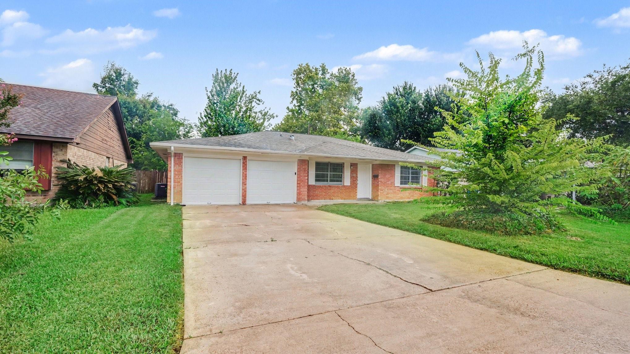 2329 Pickerton Drive — photo