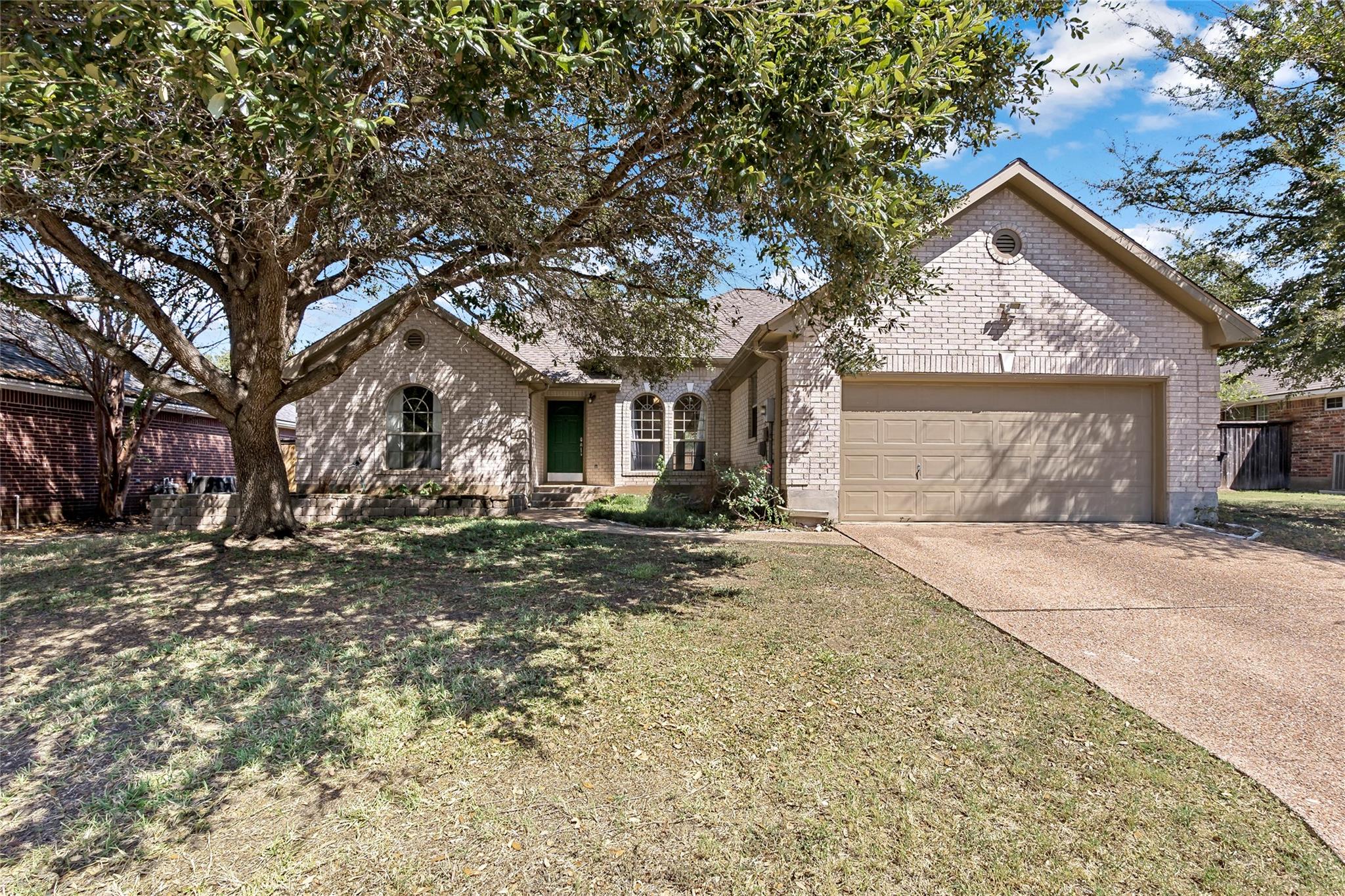 2920 Mirrormere Circle — photo