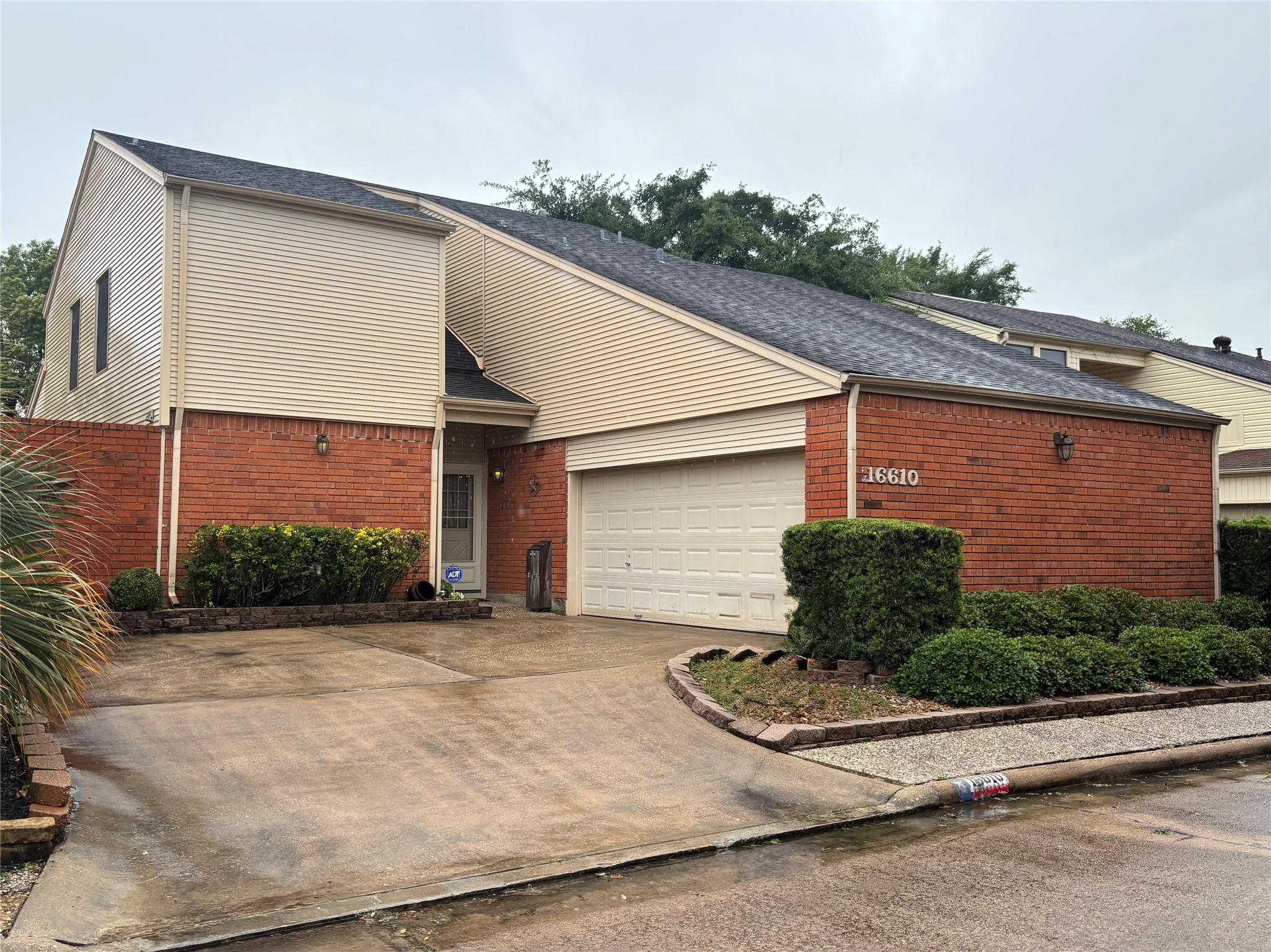 16610 Bentshire Way — photo