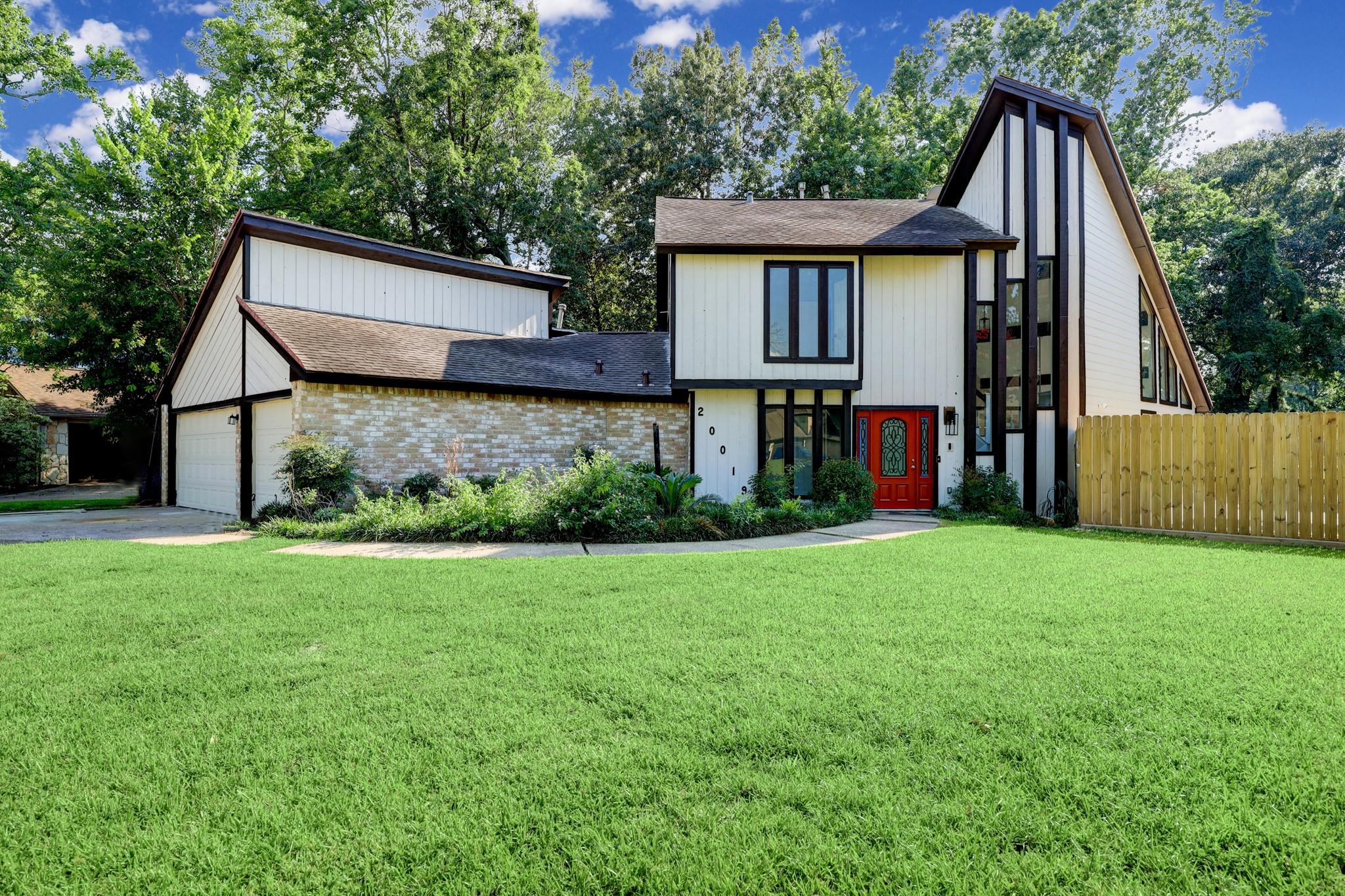 20019 Legend Oak Drive — photo
