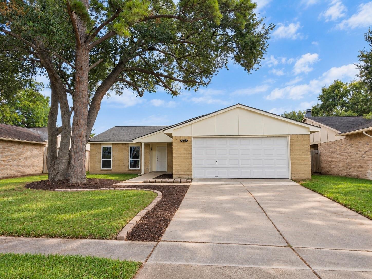 15623 Summer Briar Court — photo