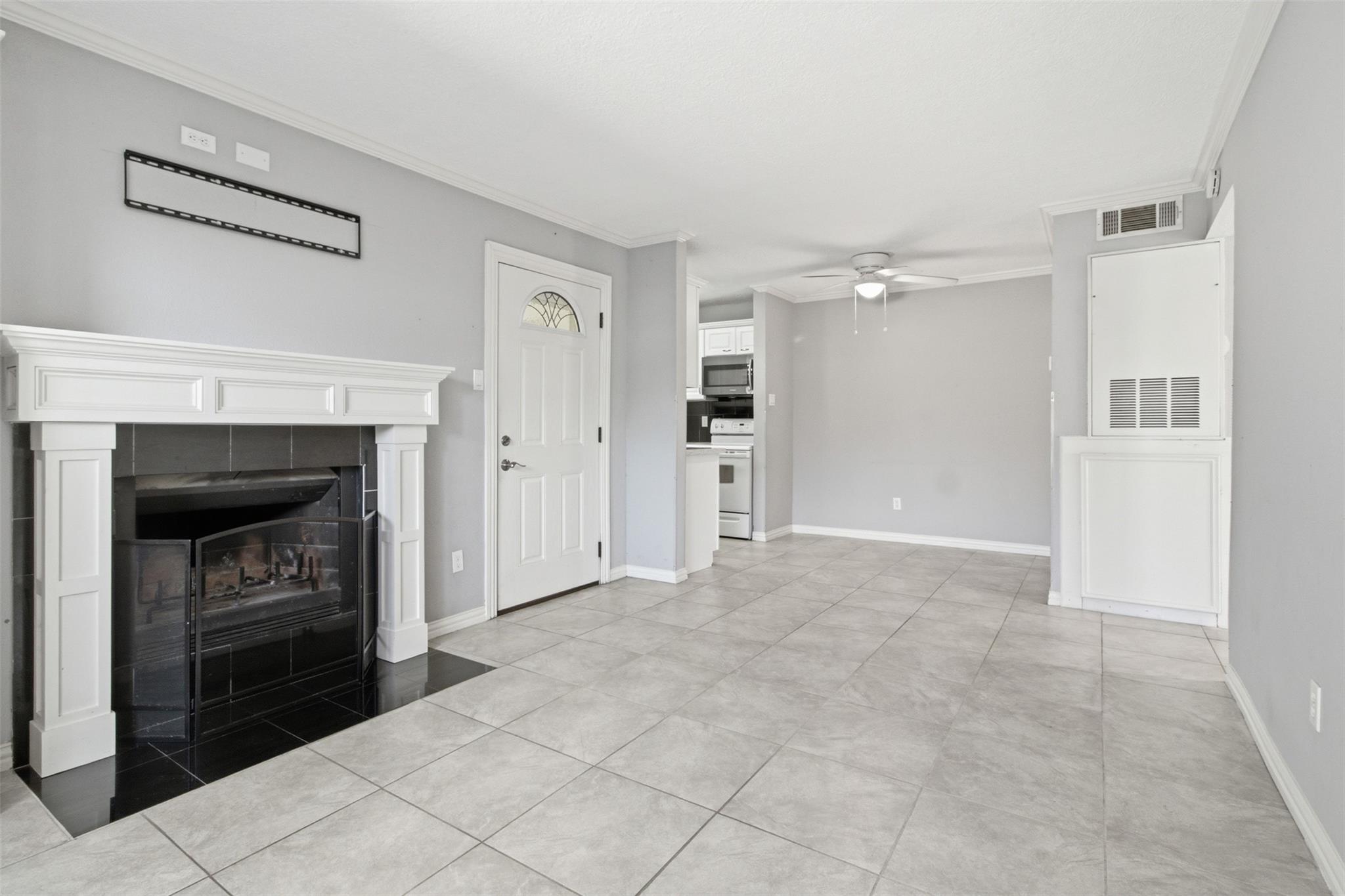 7600 Emmett F Lowry Expressway #315 — photo