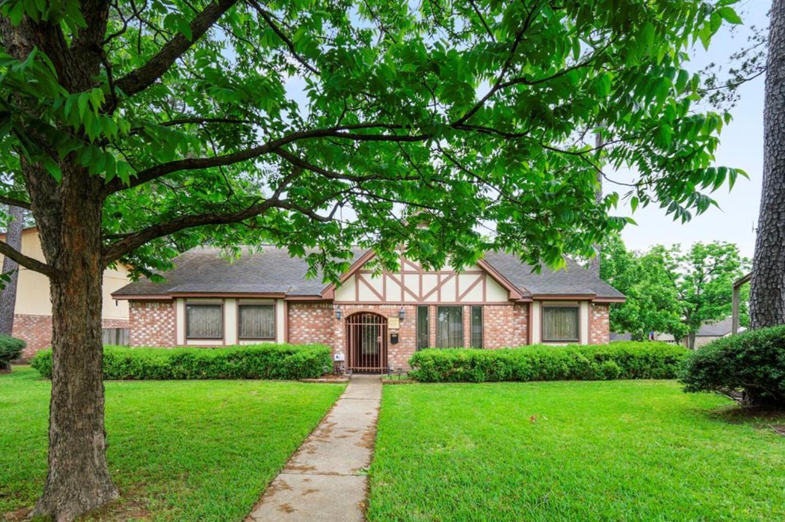 5727 Arbor Vitae Drive — photo