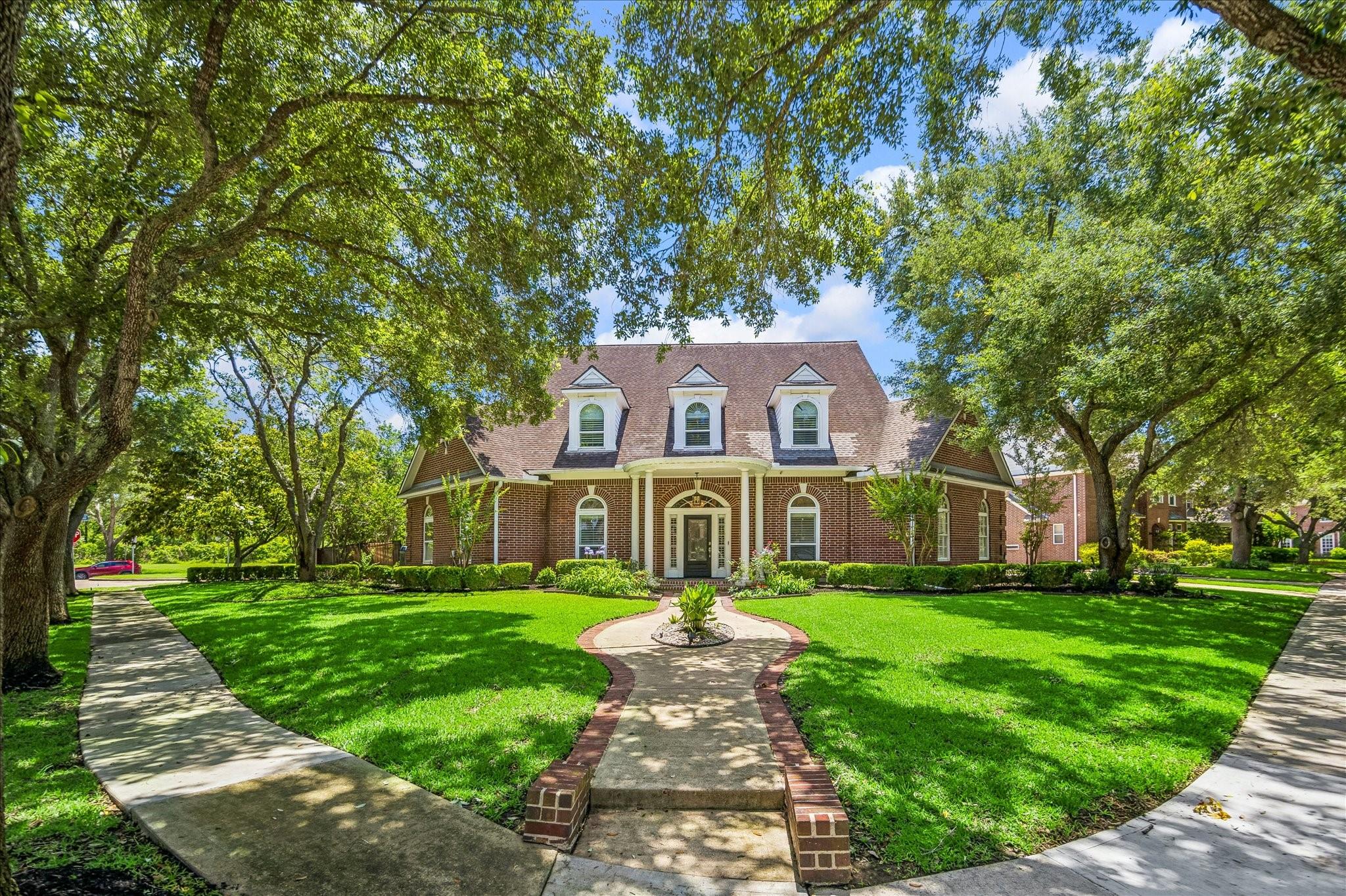 4003 Woodbriar Court — photo