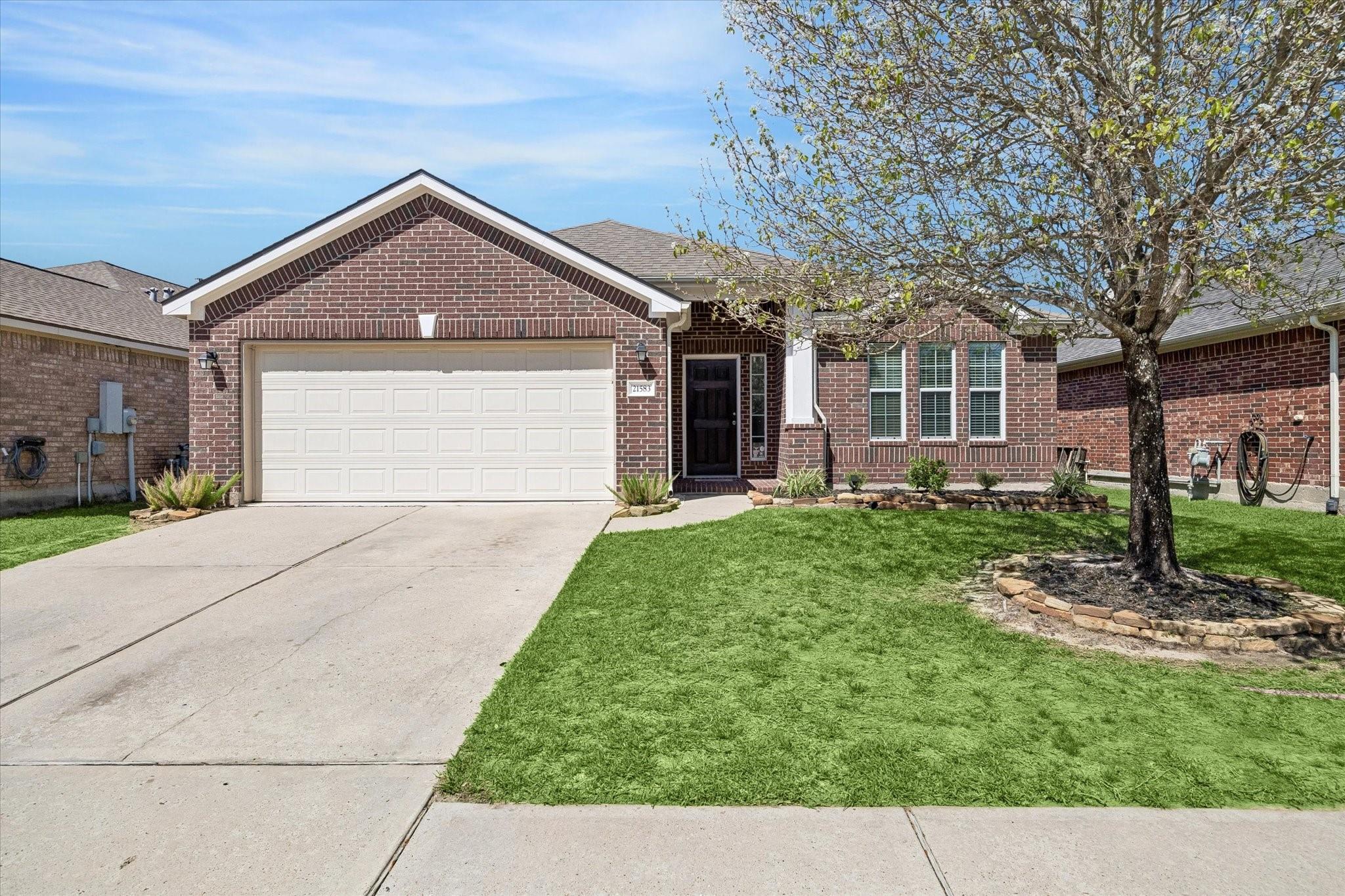 21583 Kings Bend Drive — photo