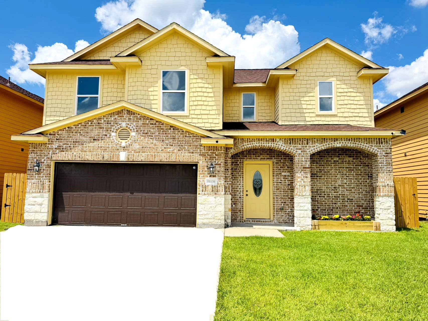 11130 Beverley Park Street — photo