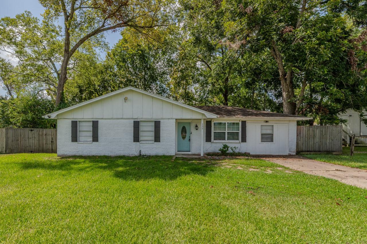 135 W Barkley Street — photo