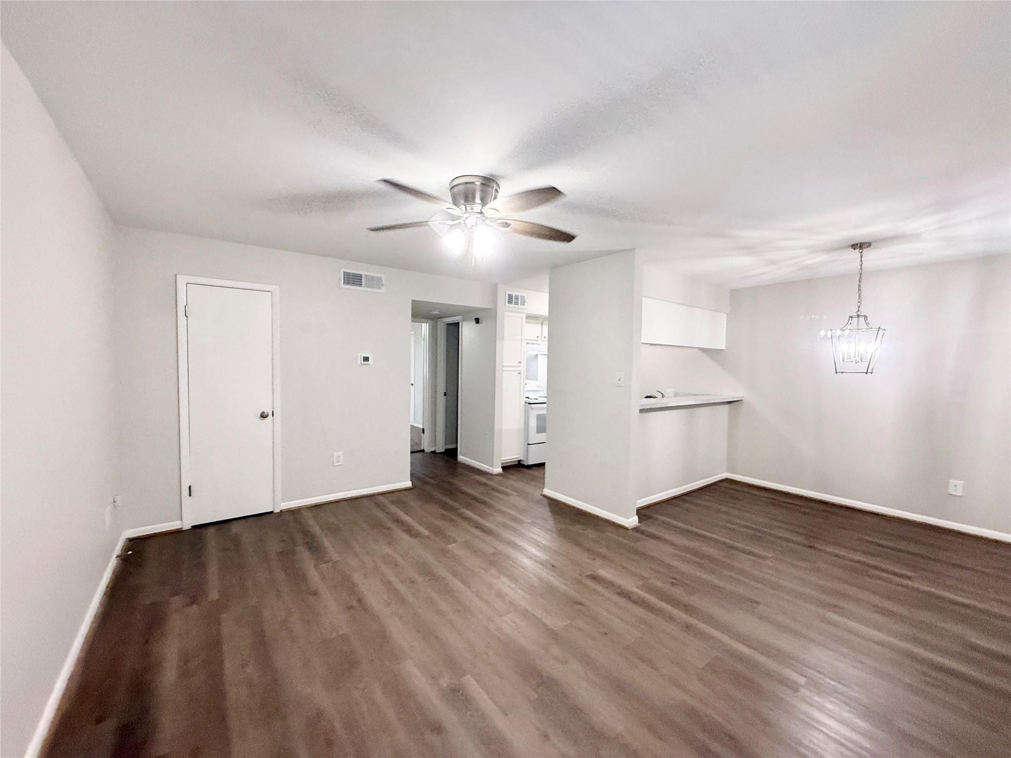 321 E Cedar Street #9, Angleton, TX 77515 — photo 2
