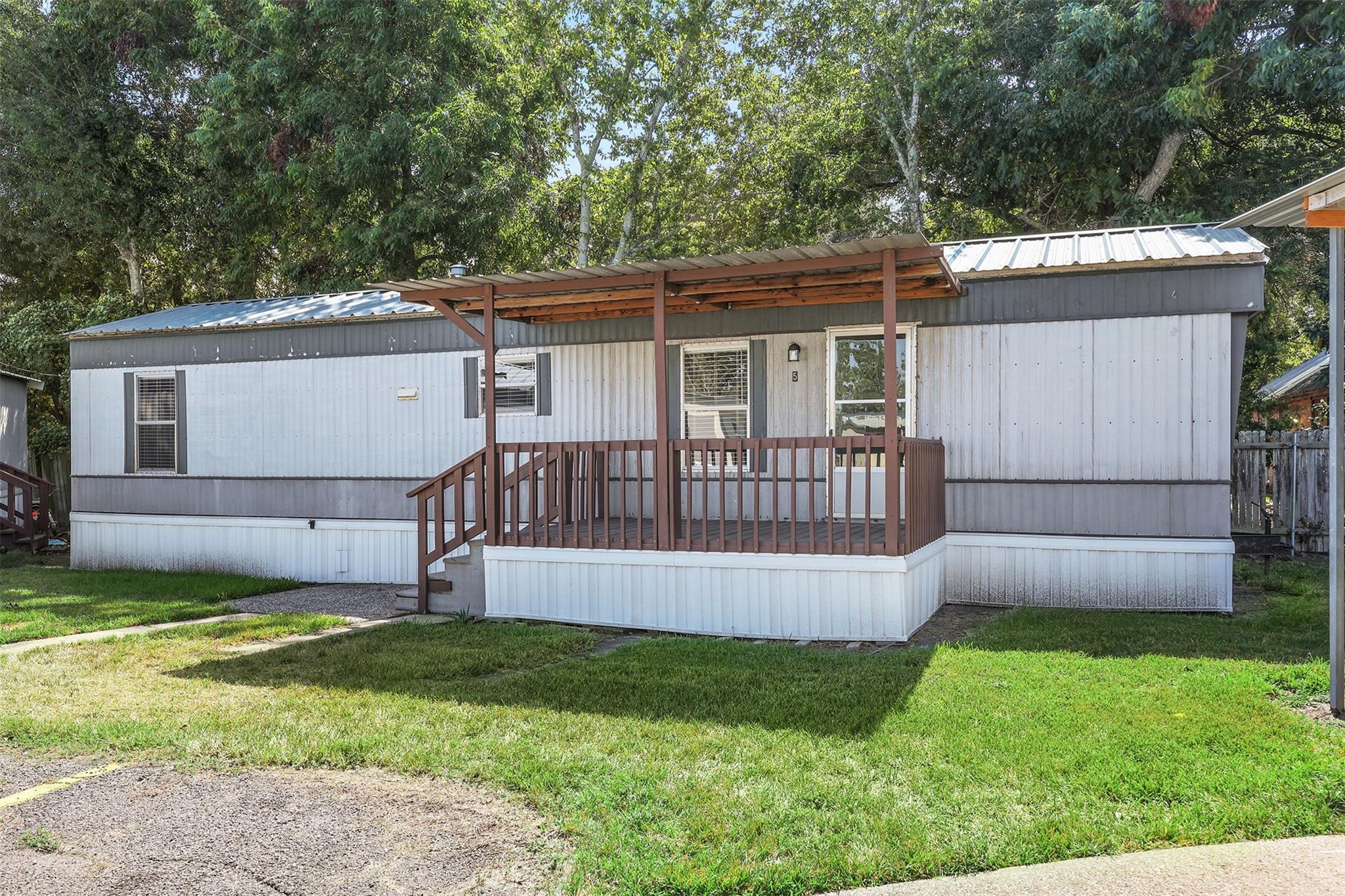 2222 N Austin Avenue #5 — photo