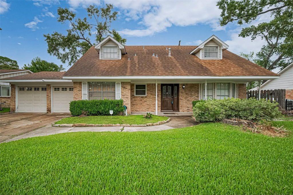 13351 Oak Leaf Lane — photo
