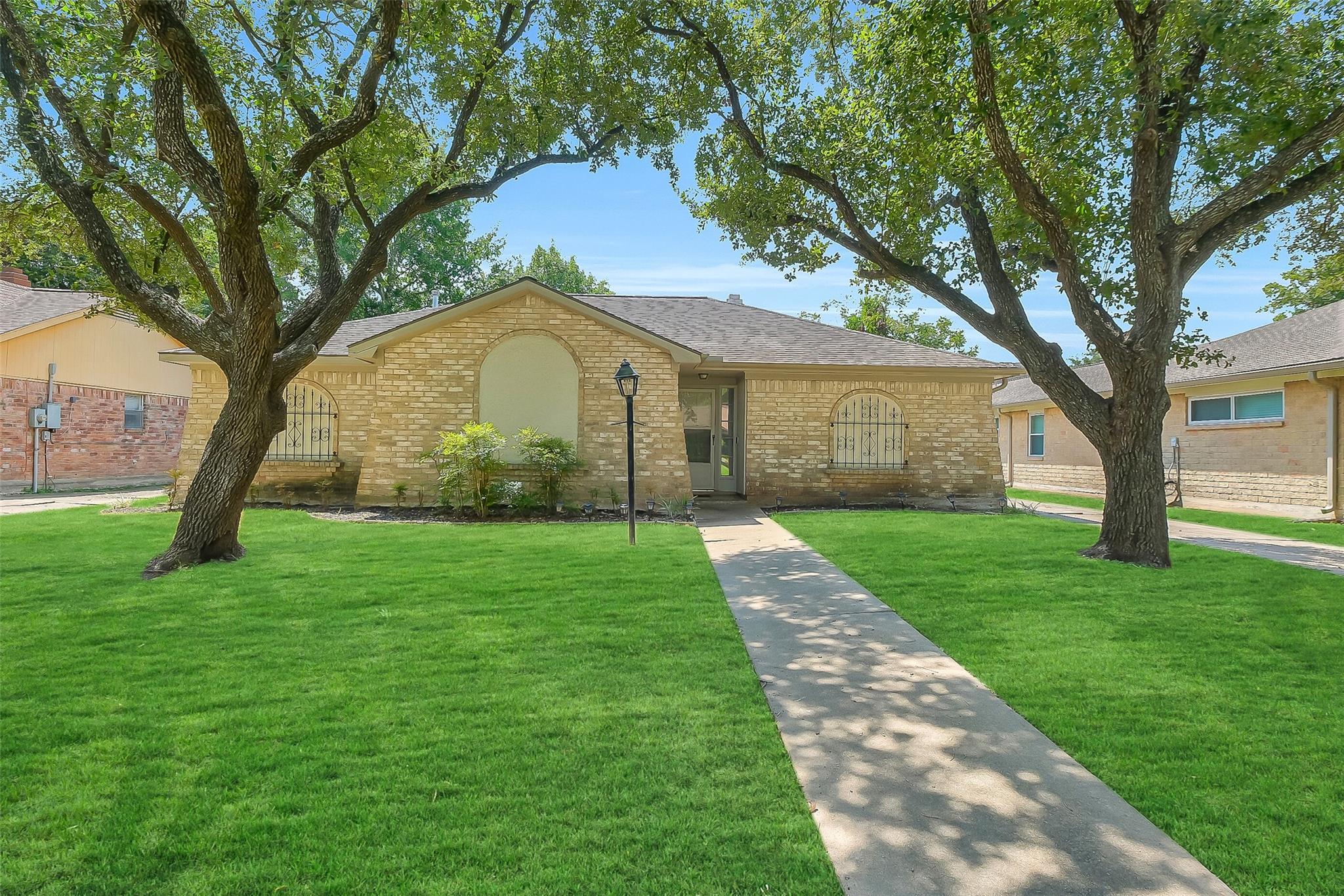 11715 Brighton Lane — photo