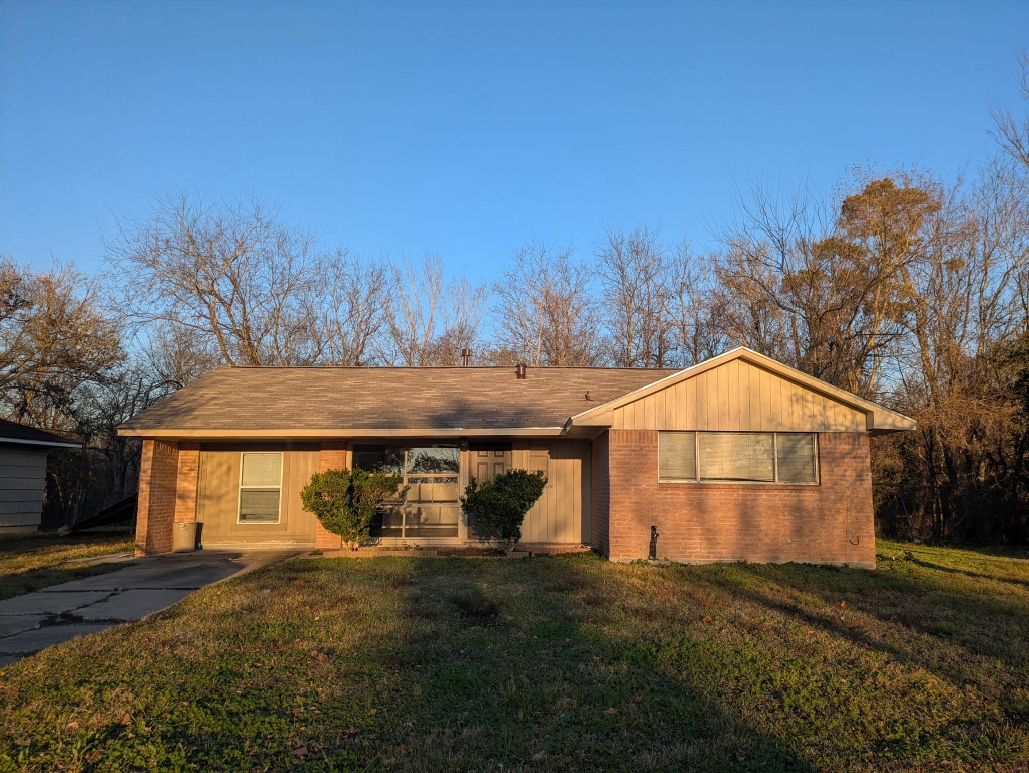 1513 Serpentine Drive — photo