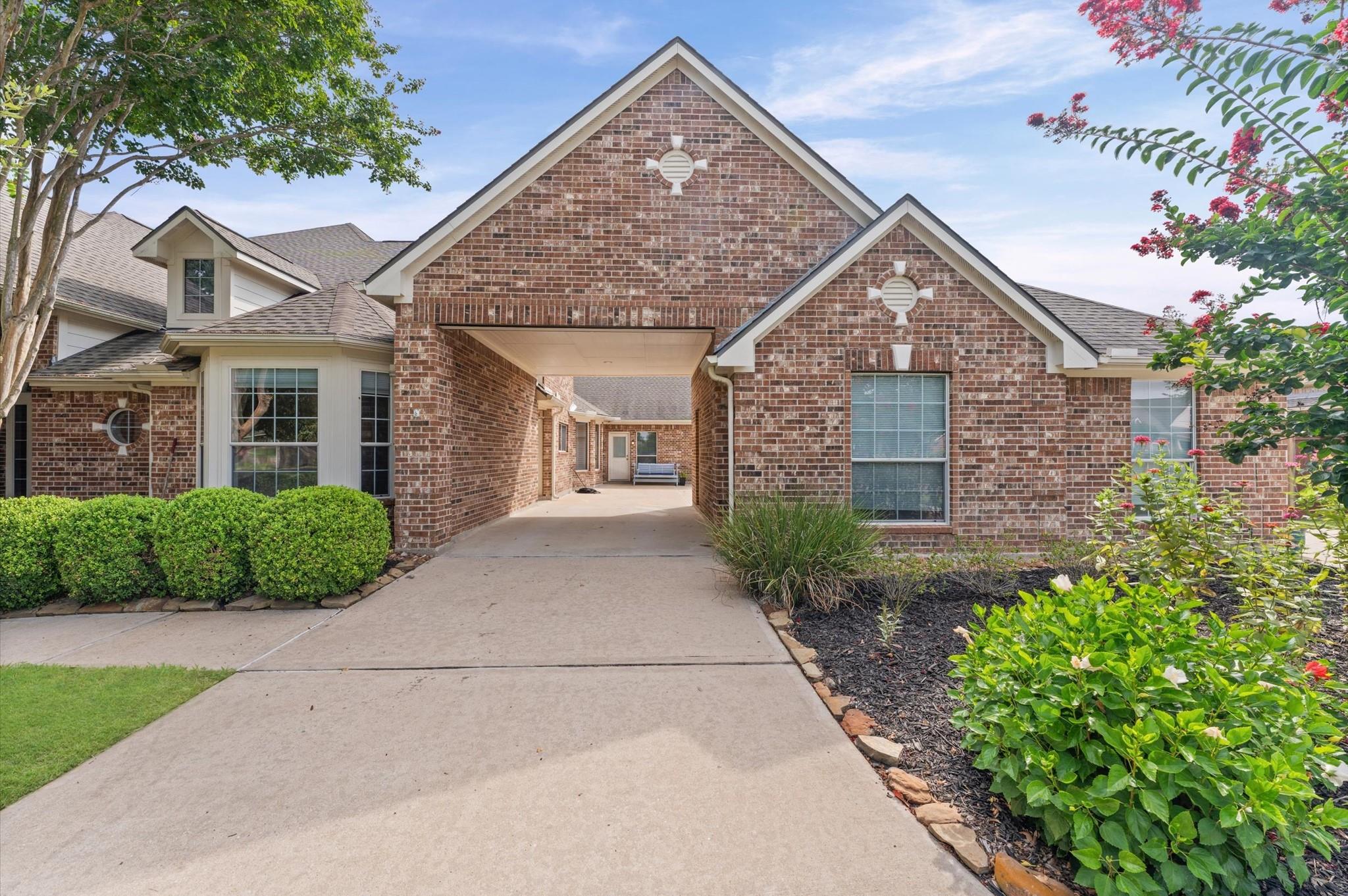 17202 Ledgefield — photo