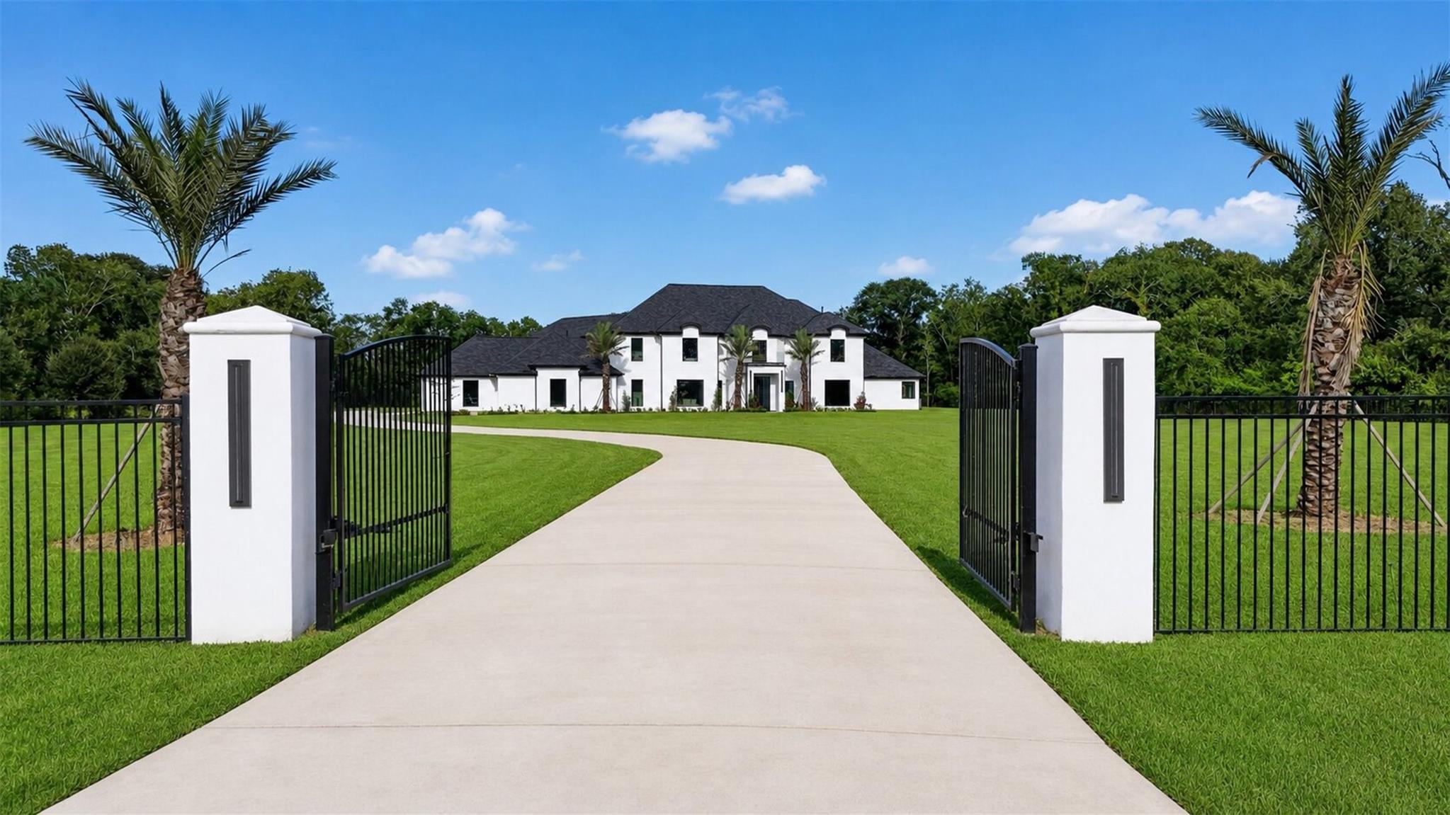 8243 Thompson Lake Drive — photo