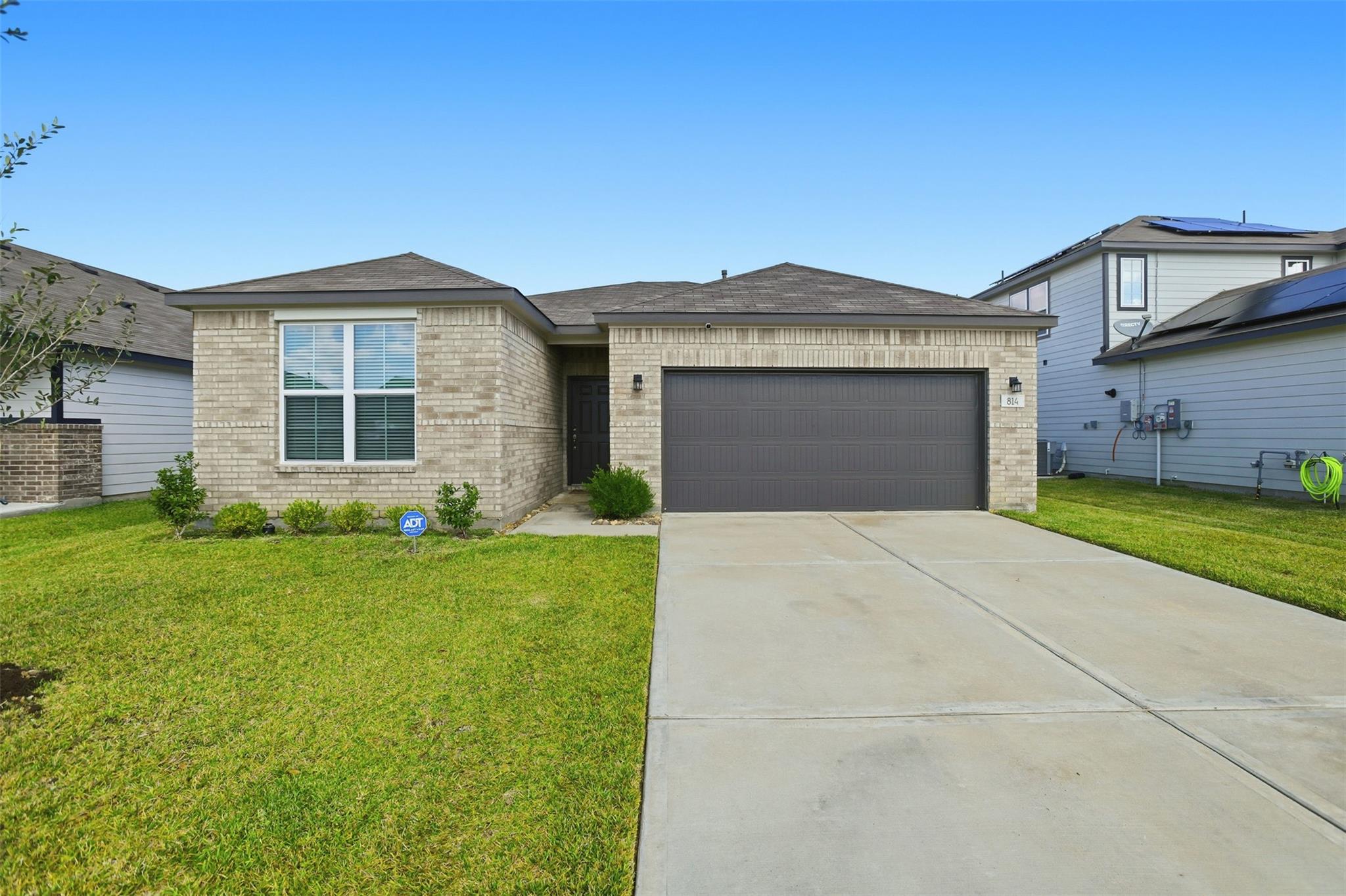 814 Brookside Drive — photo
