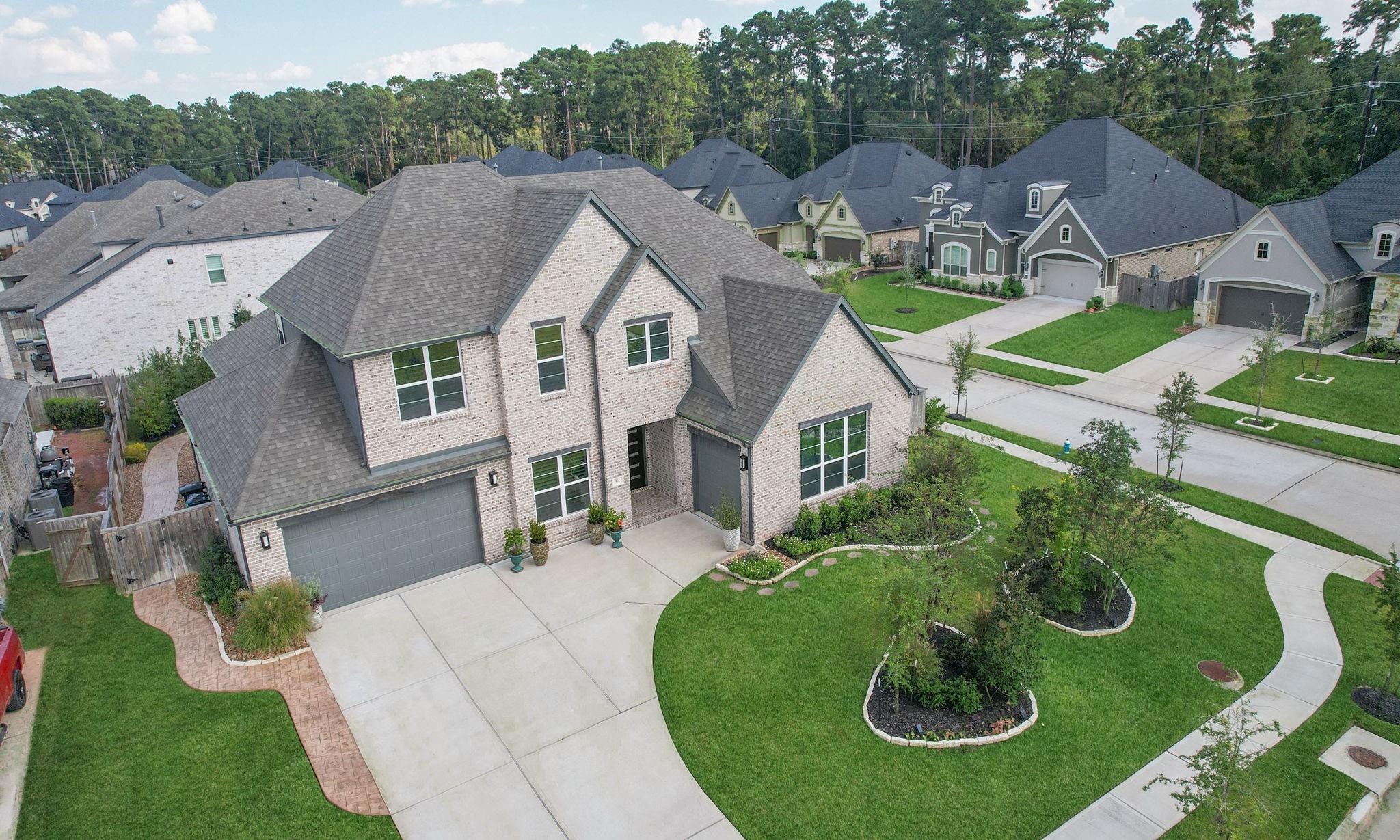 902 Falcon Hollow Lane — photo