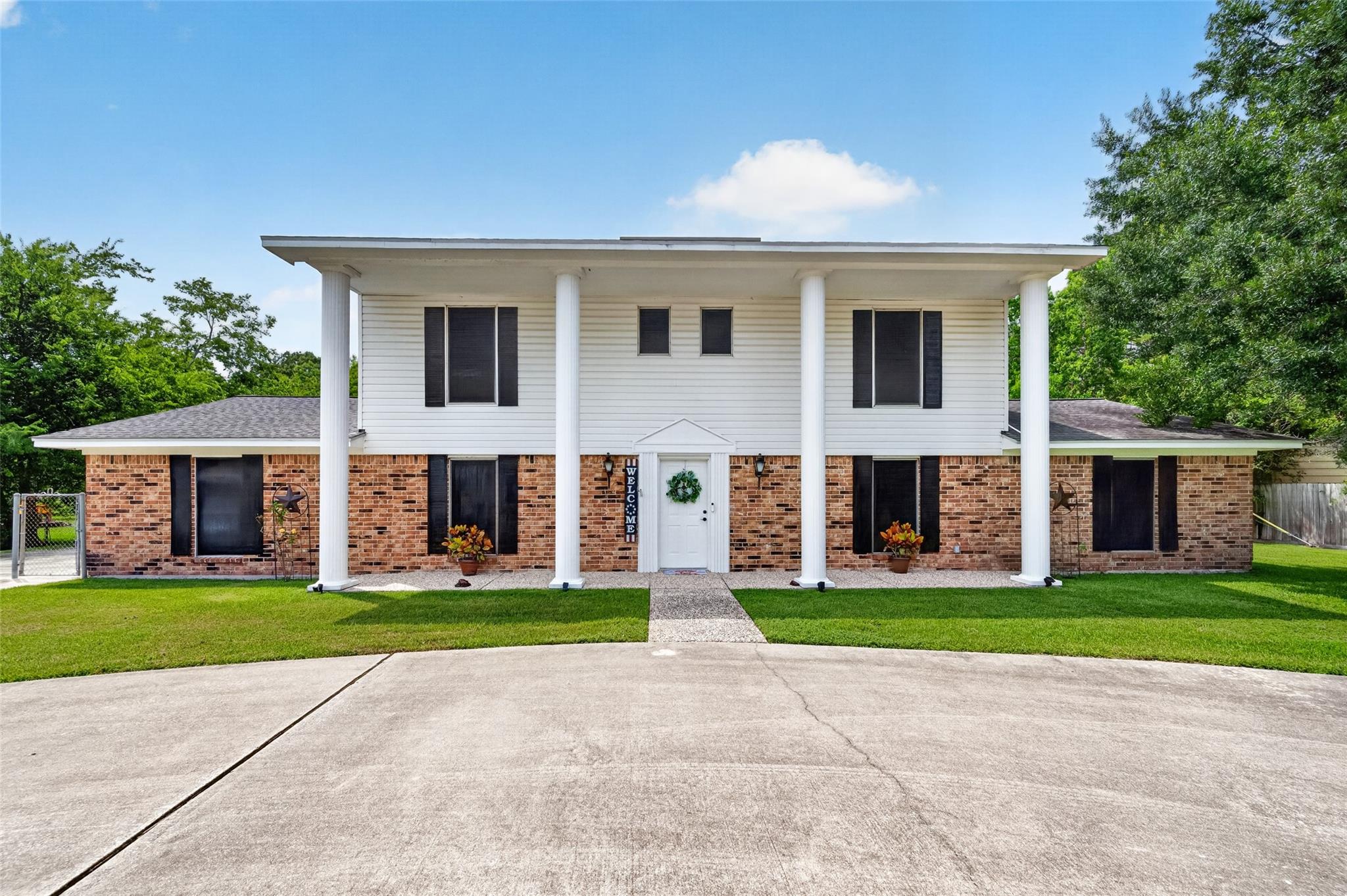 4004 Longherridge Drive — photo