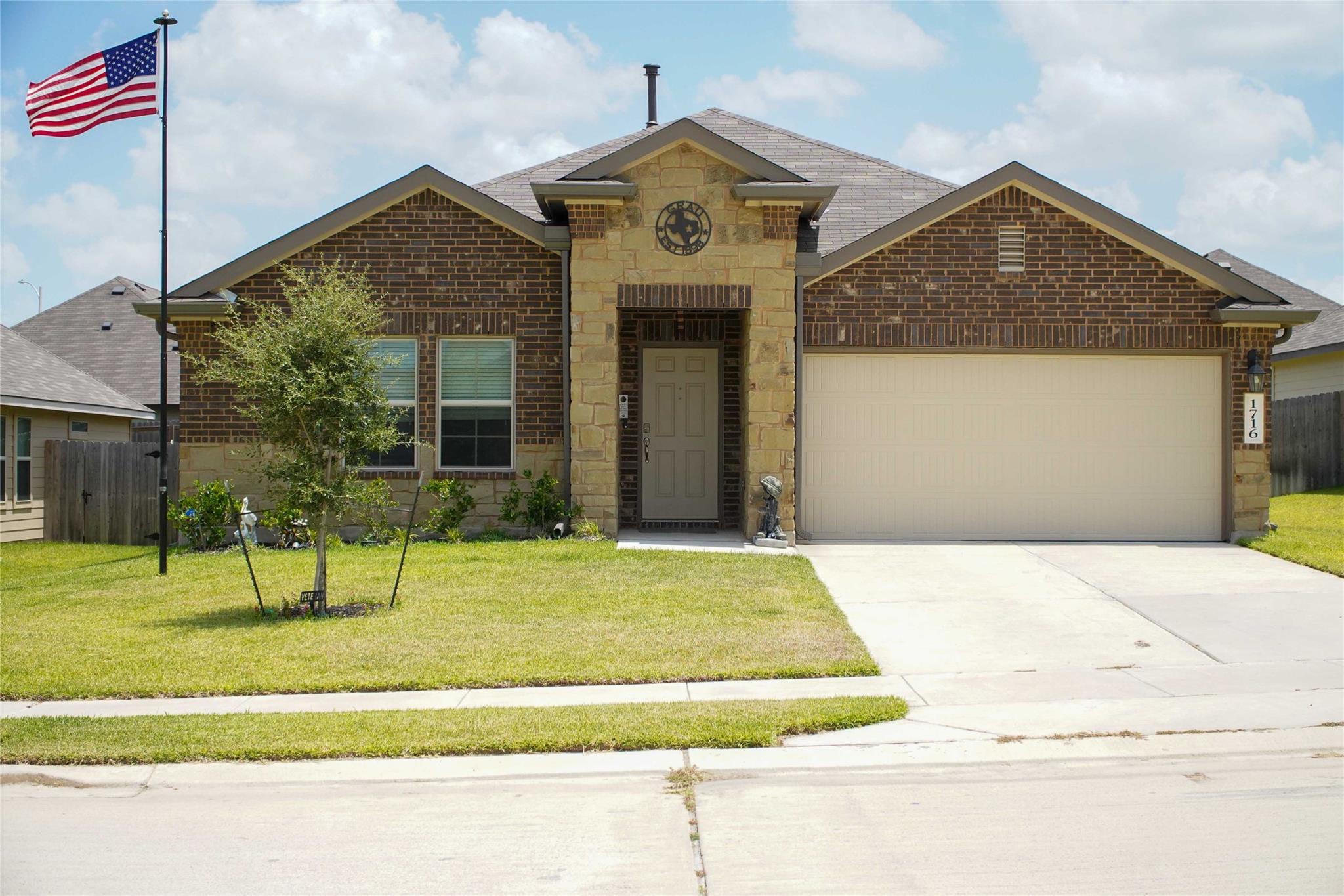1716 Grimes Drive — photo