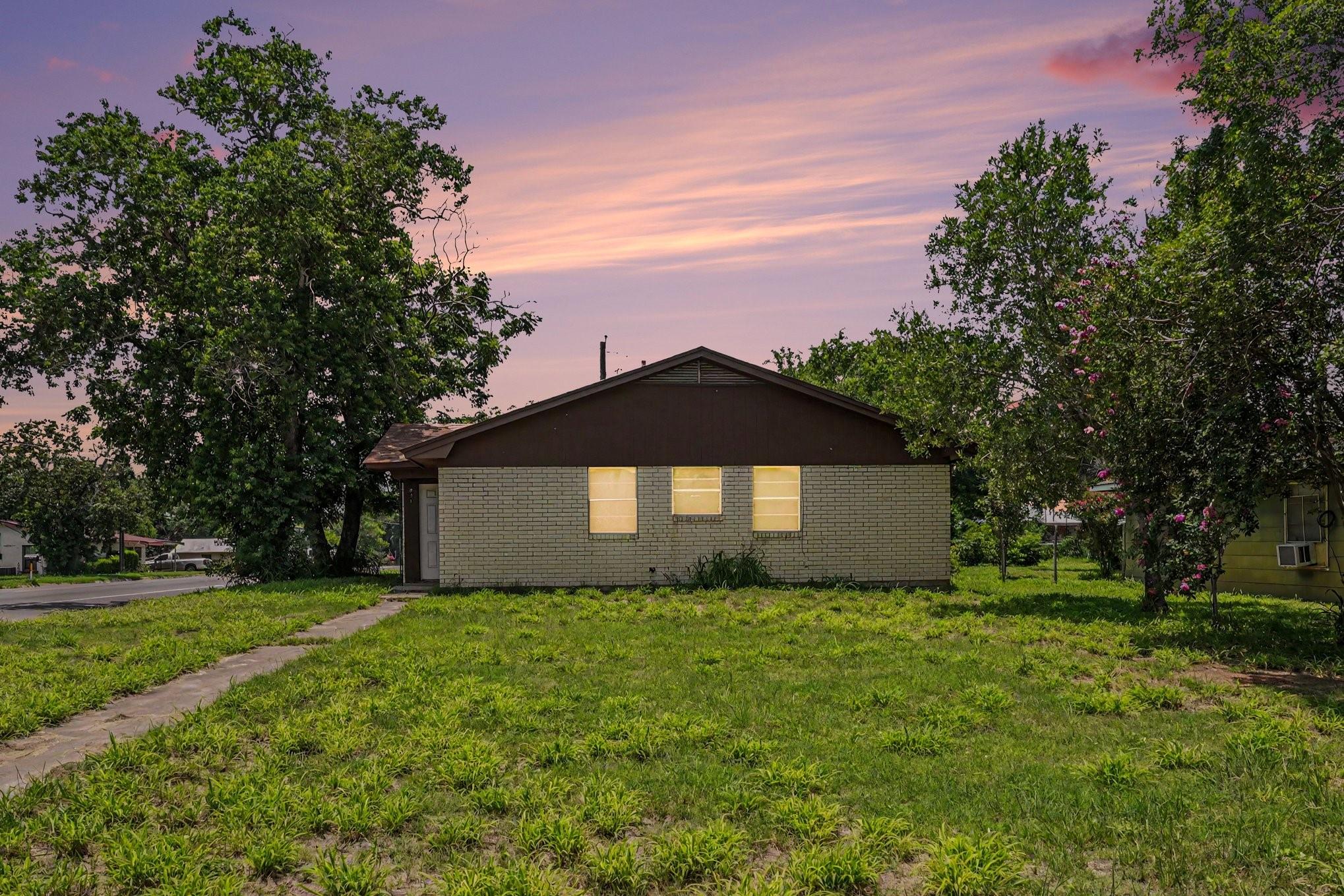 901 Coleman Street — photo