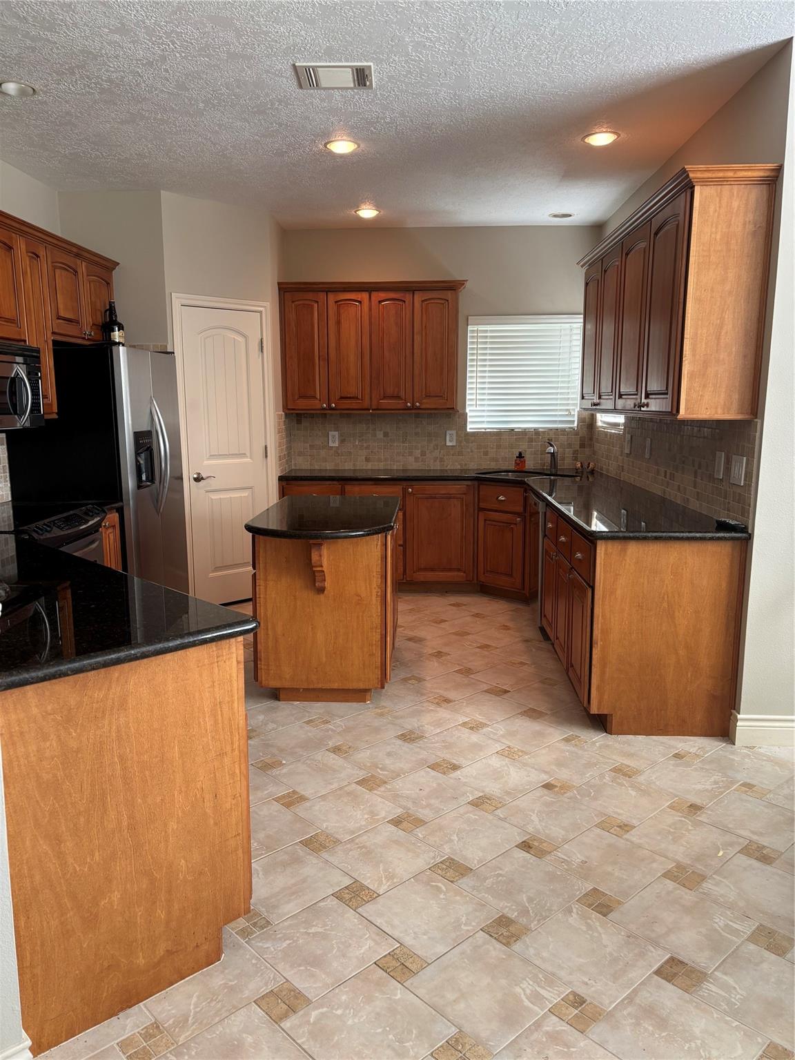 145 Bridgeway, Onalaska, TX 77360 — photo 3