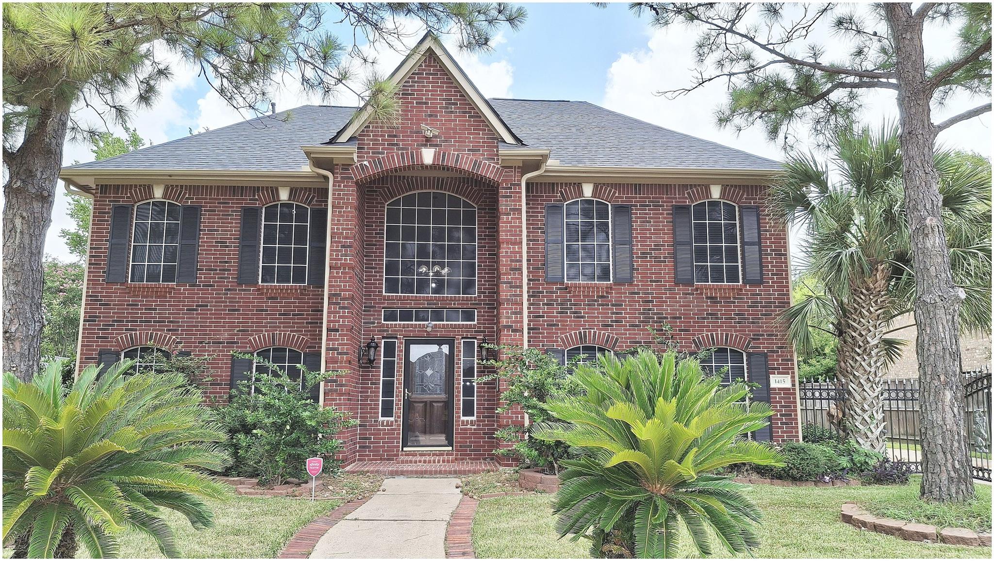 1415 Pine Forest Drive — photo