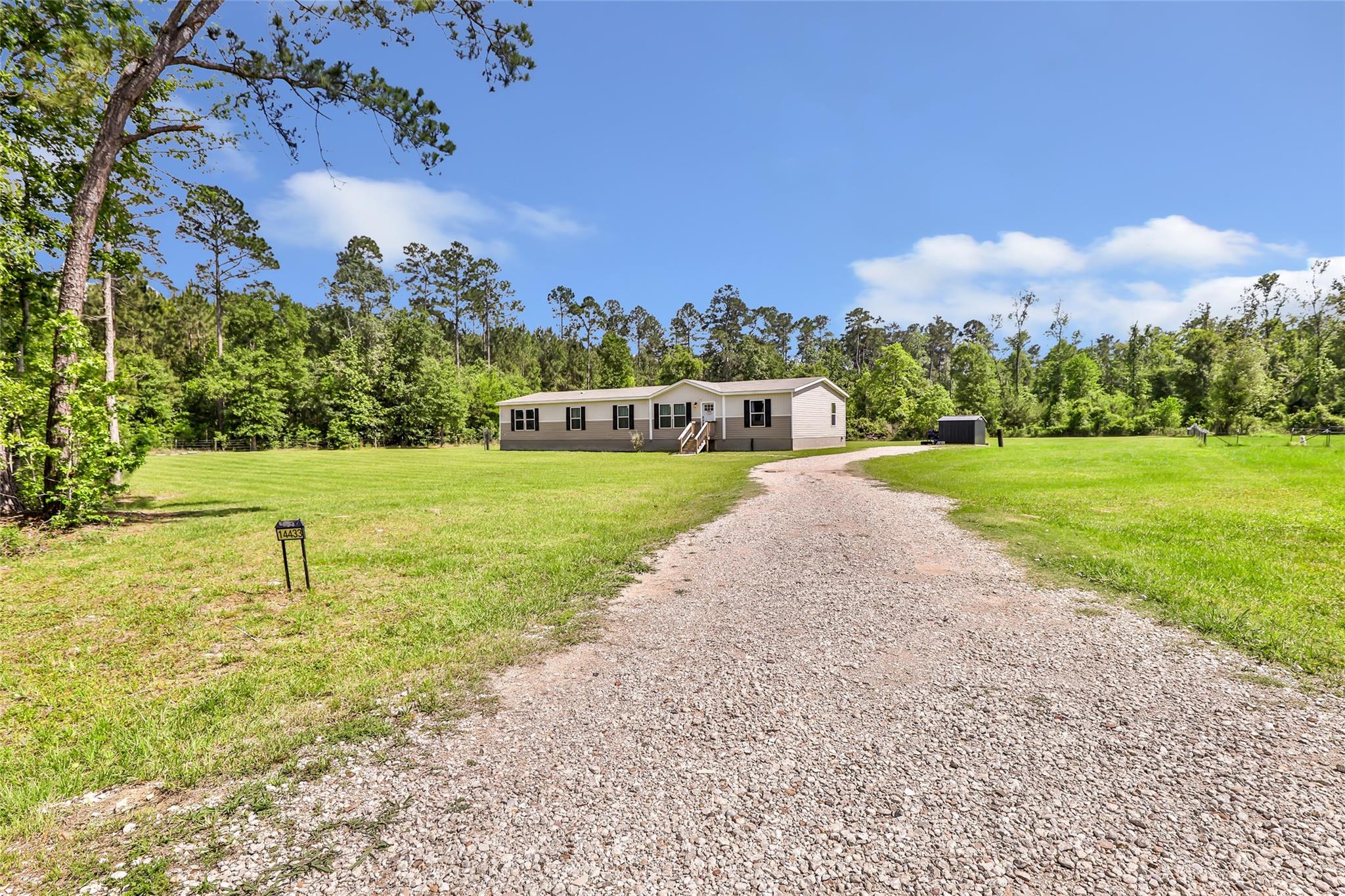 14433 FM 1008 — photo