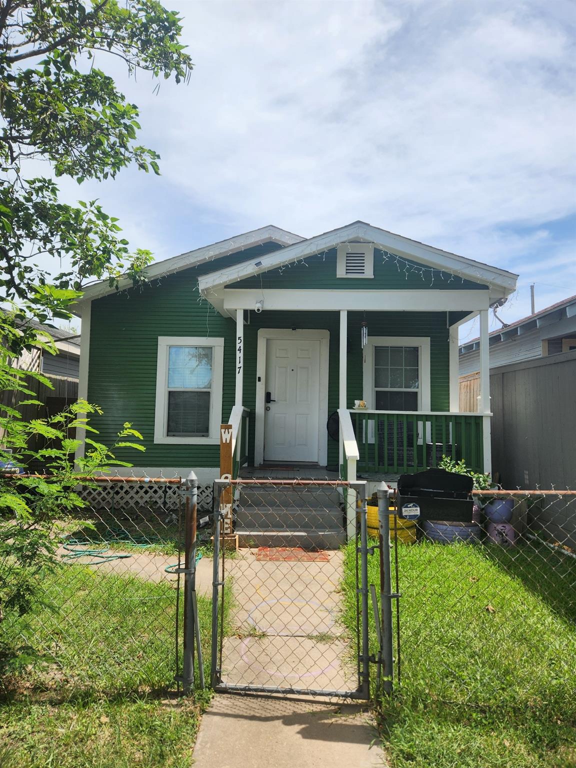 5417 Avenue M — photo