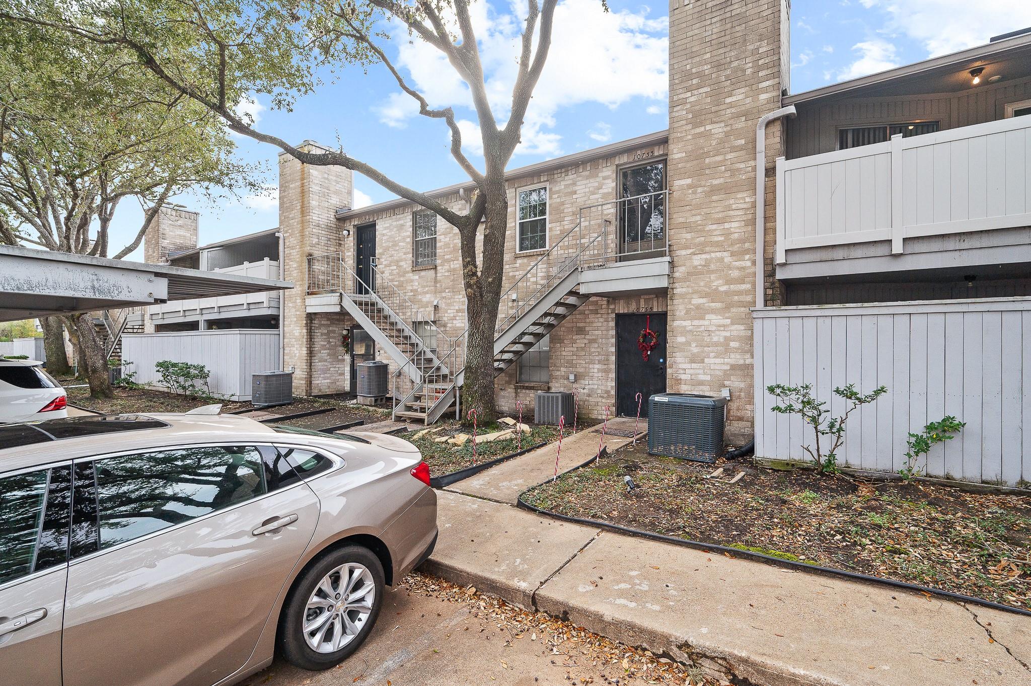 10733 Braes Bend Drive #10733 — photo