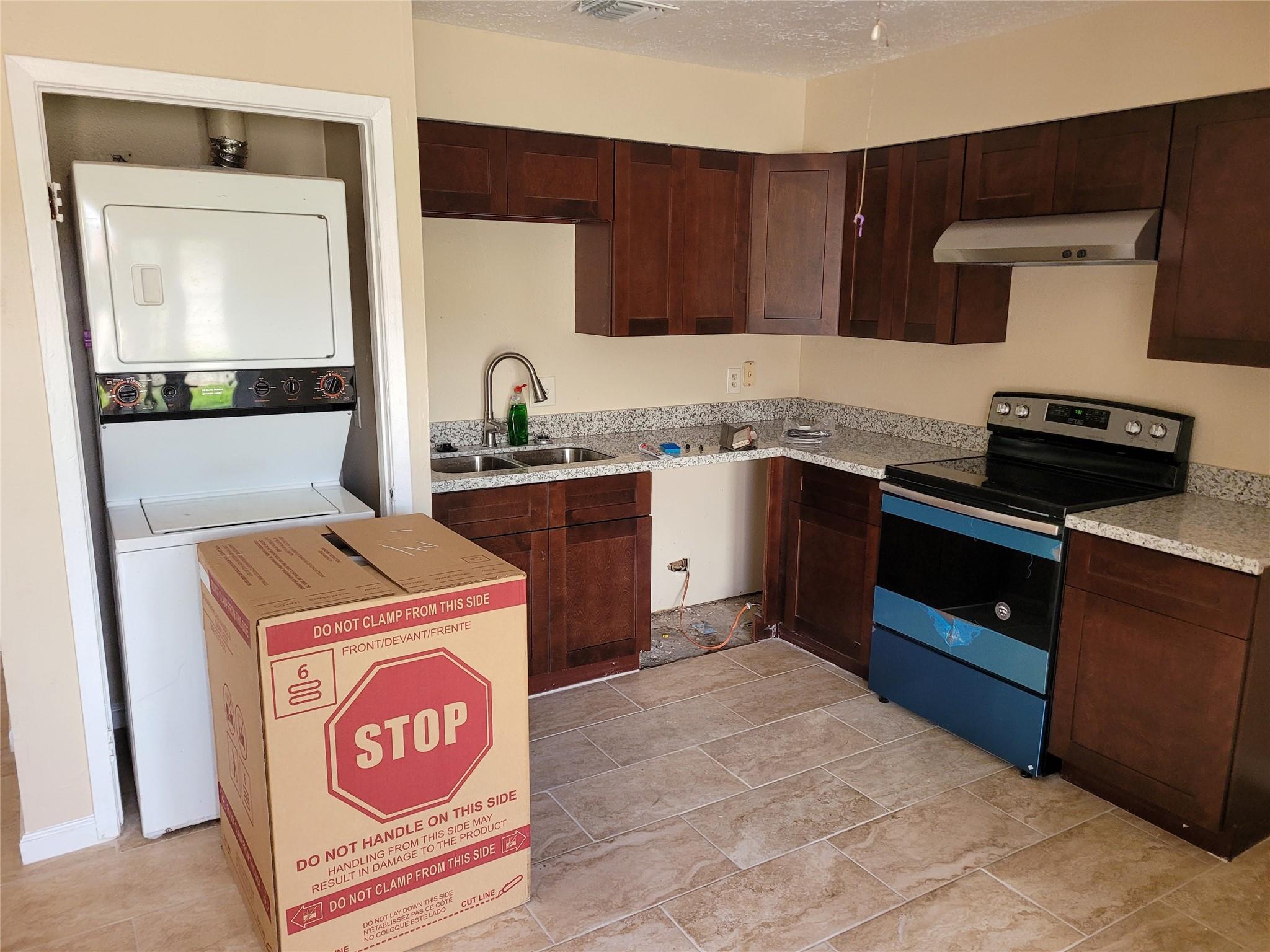 12123 Sharpview Drive, Houston, TX 77072 — photo 2