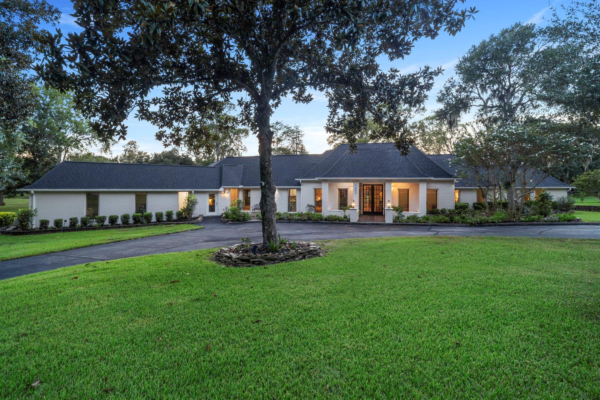 7003 Deerwood Drive — photo