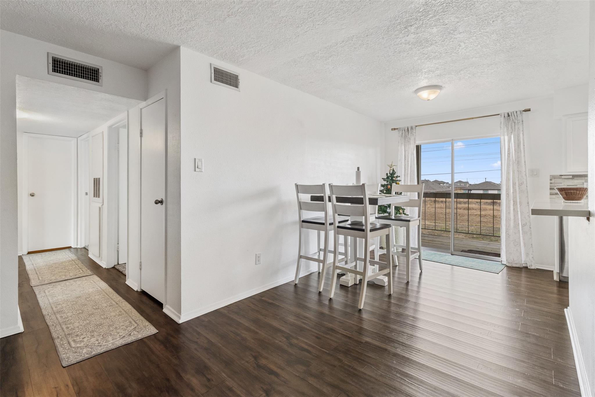 7600 Emmett F Lowry Expressway #1102 — photo