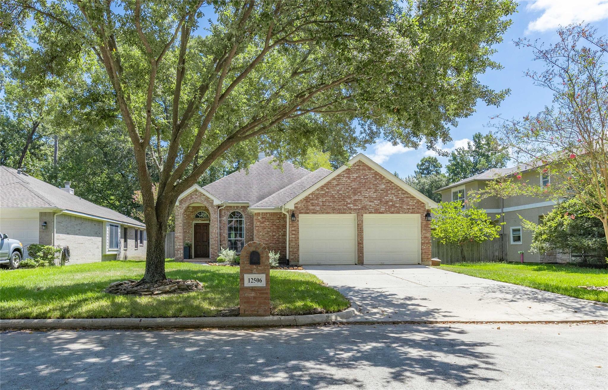 12506 Lakeview Drive — photo