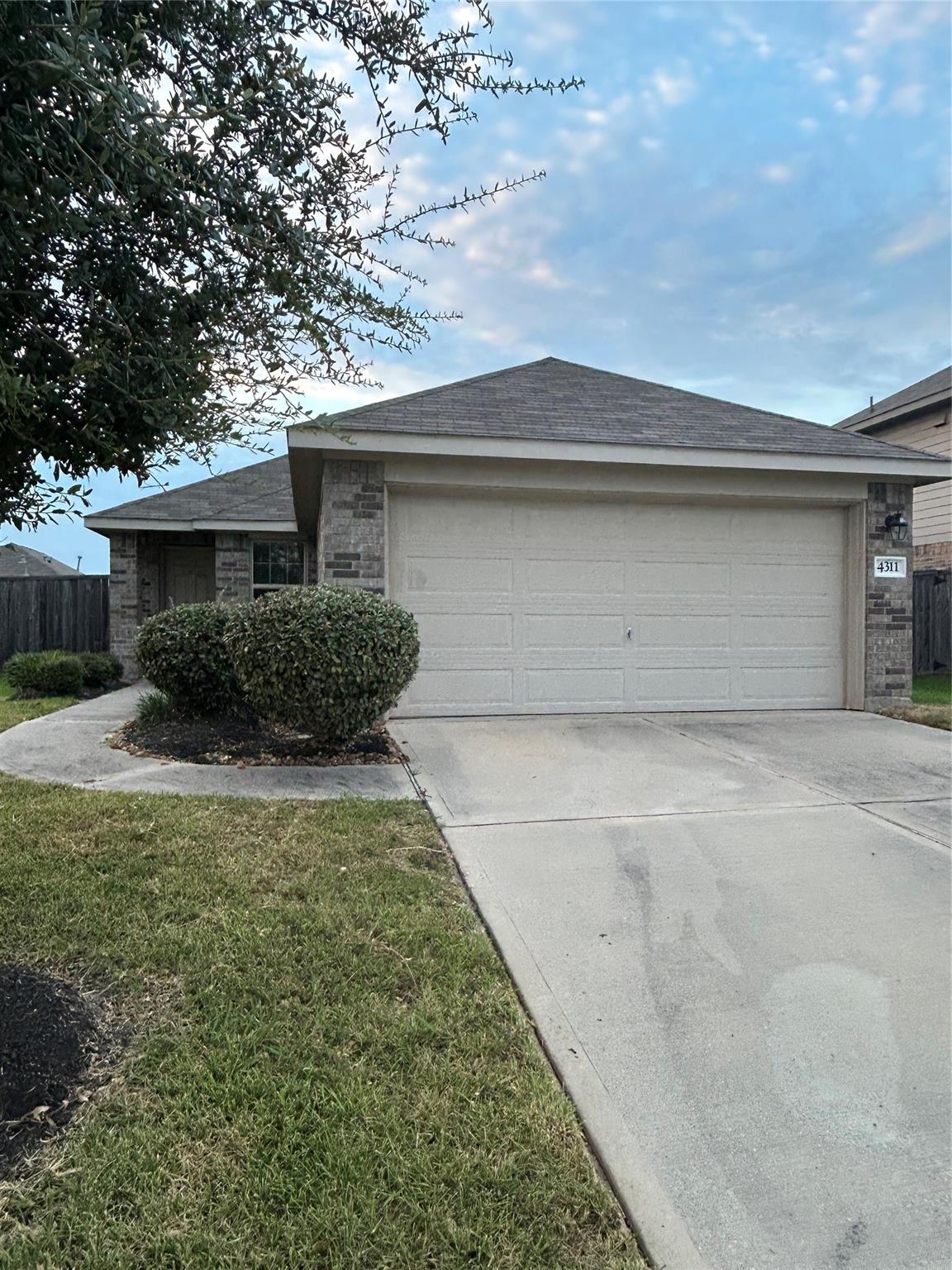 4311 Cedar Elm Street — photo