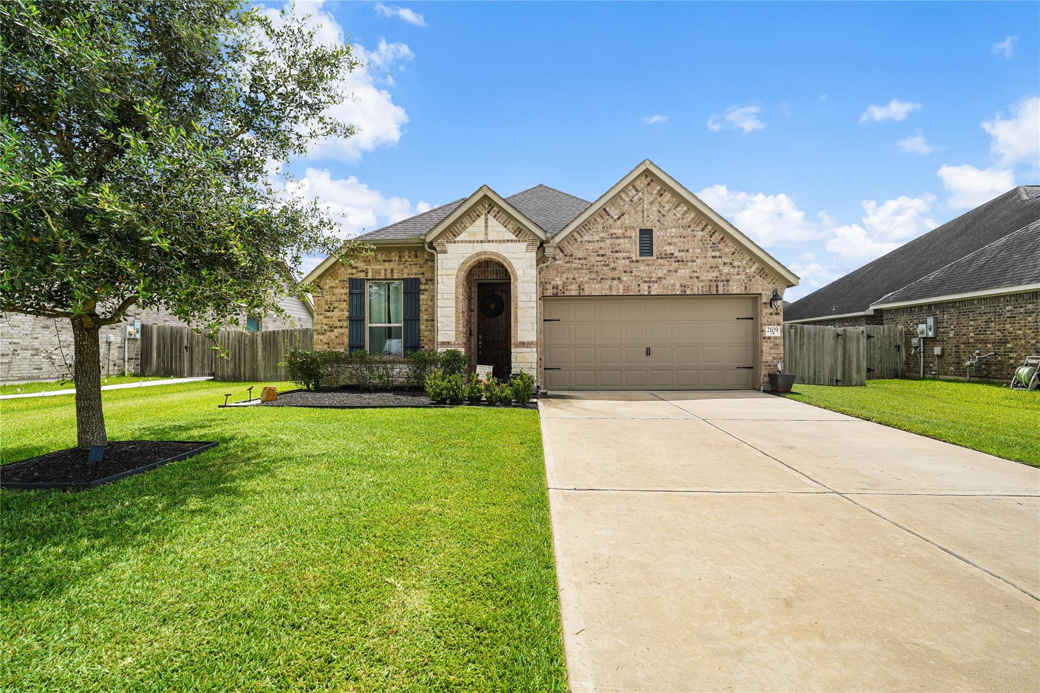 2109 Hickory Valley Court — photo