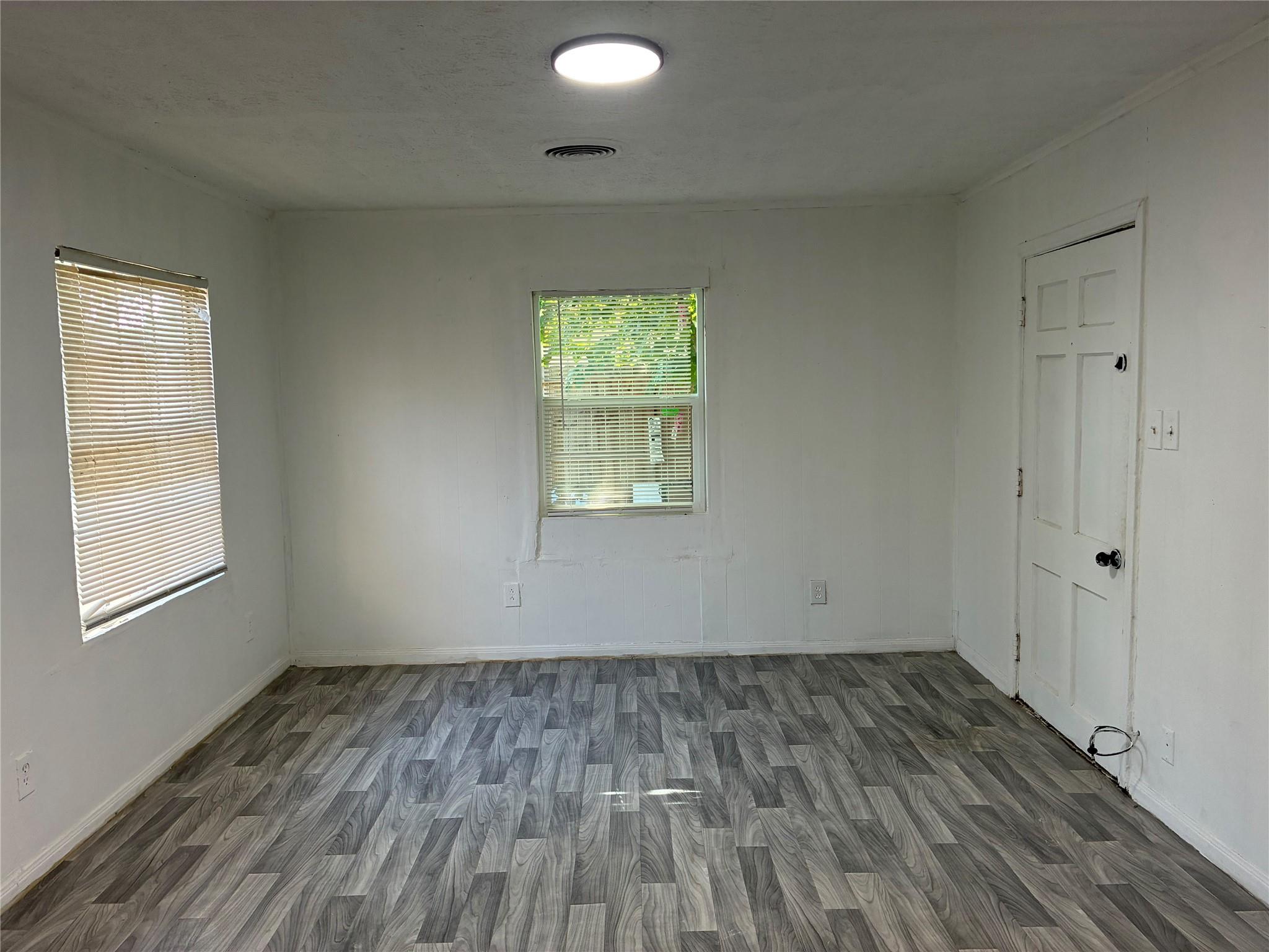 1302 Thomas Avenue — photo