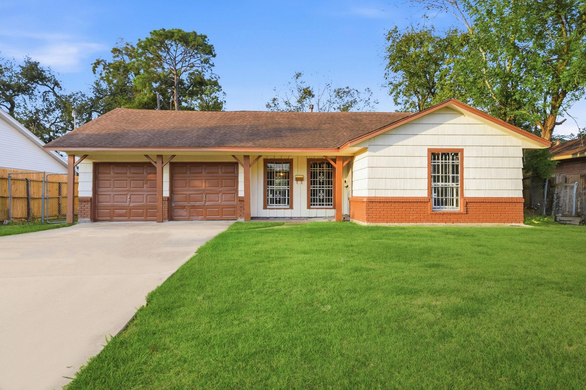 535 Edgebrook Drive — photo