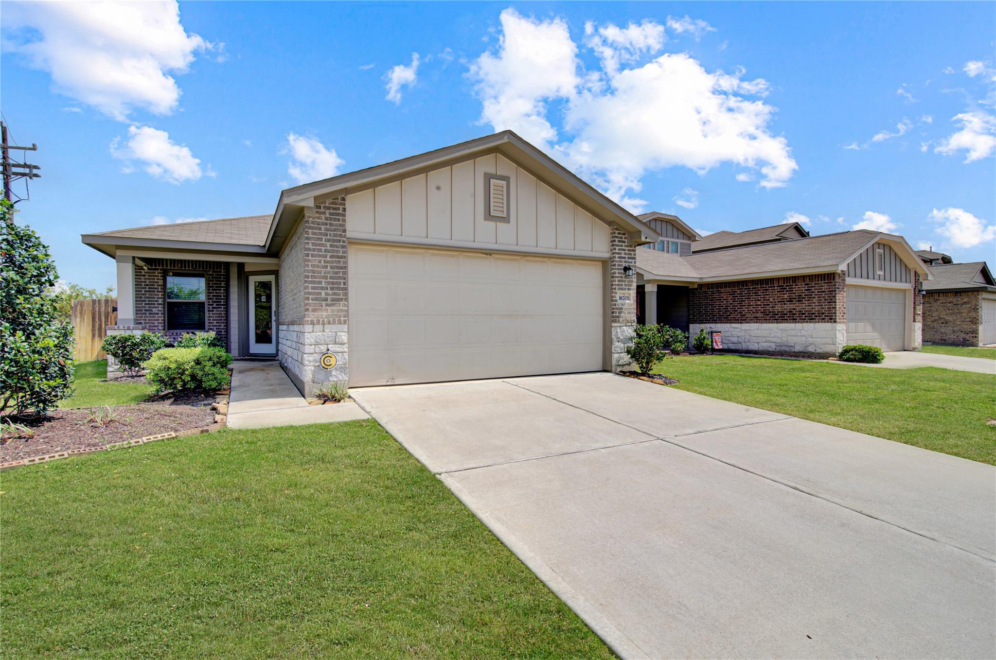 14032 Amelia Drive — photo