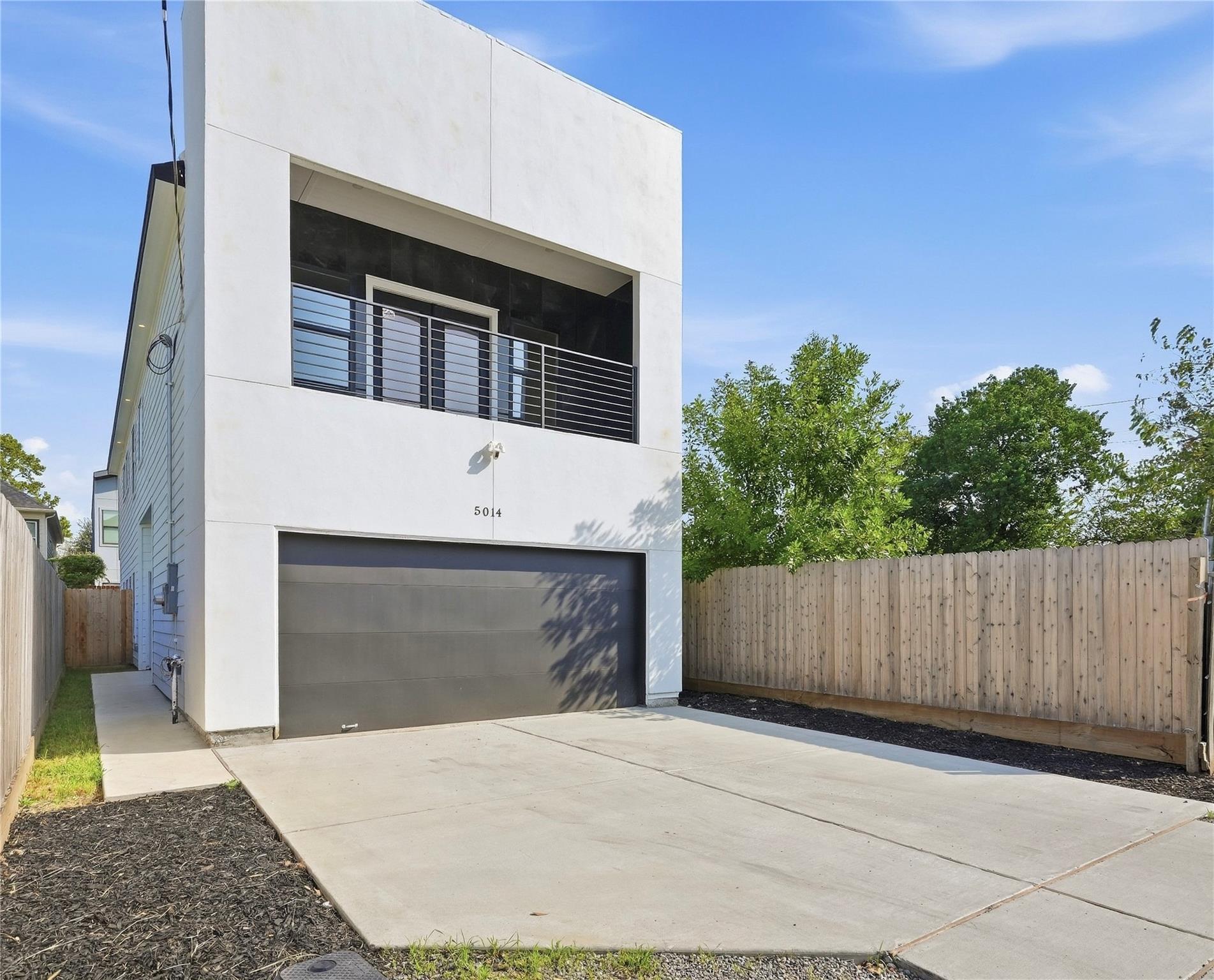 5014 Creekmont Drive — photo
