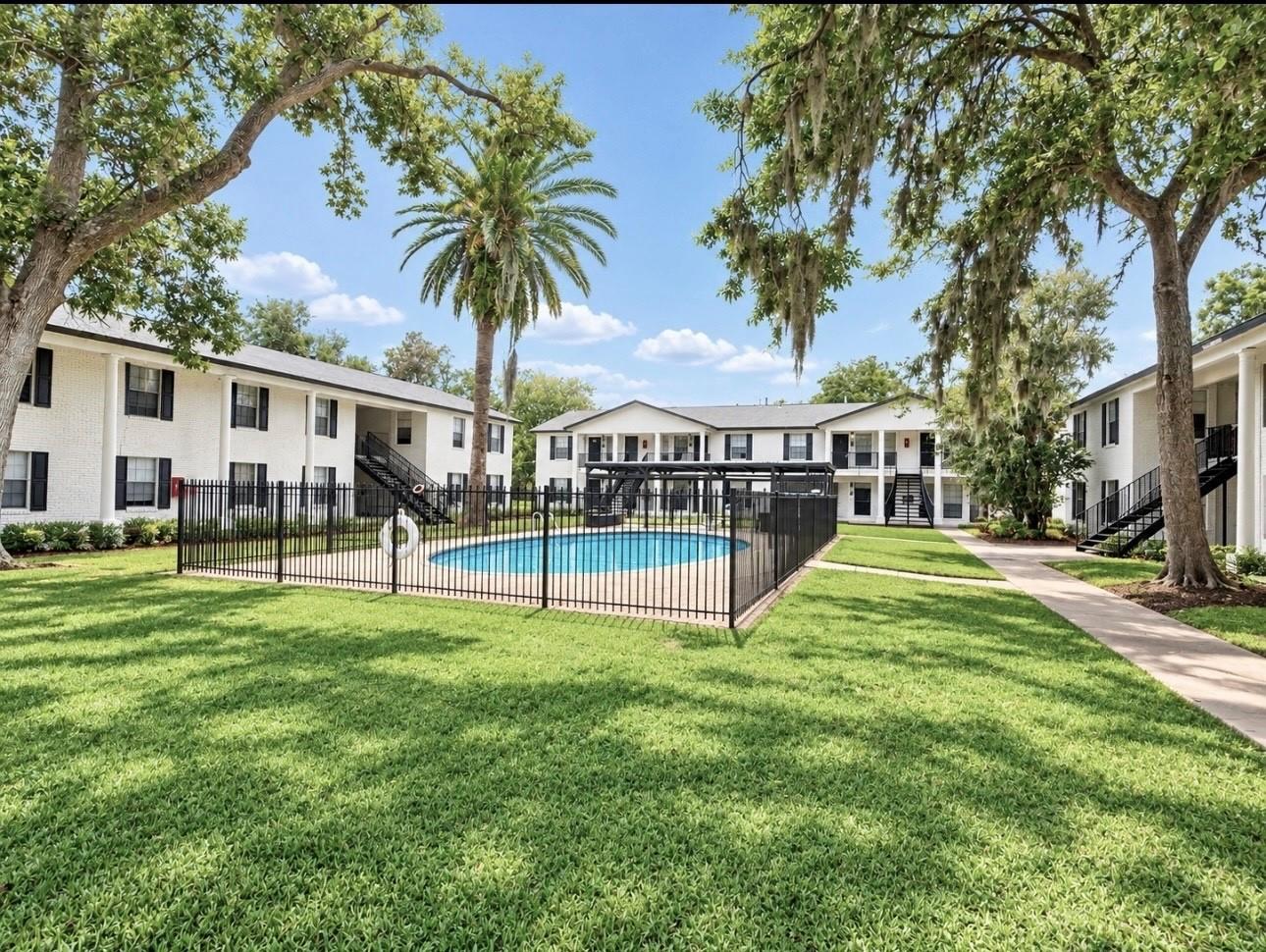 500 Willow Drive #C2 — photo