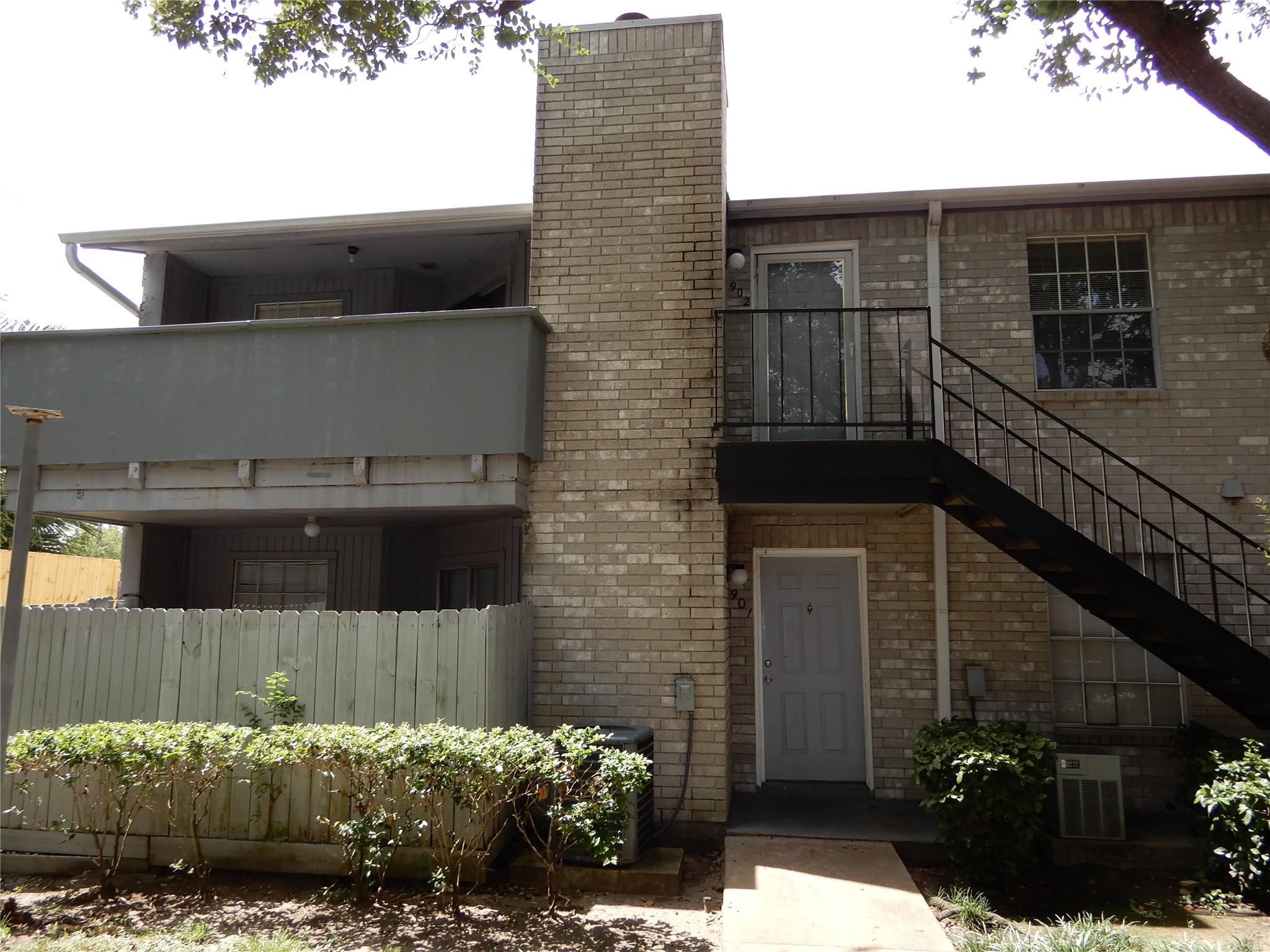 9797 Leawood Boulevard #902 — photo