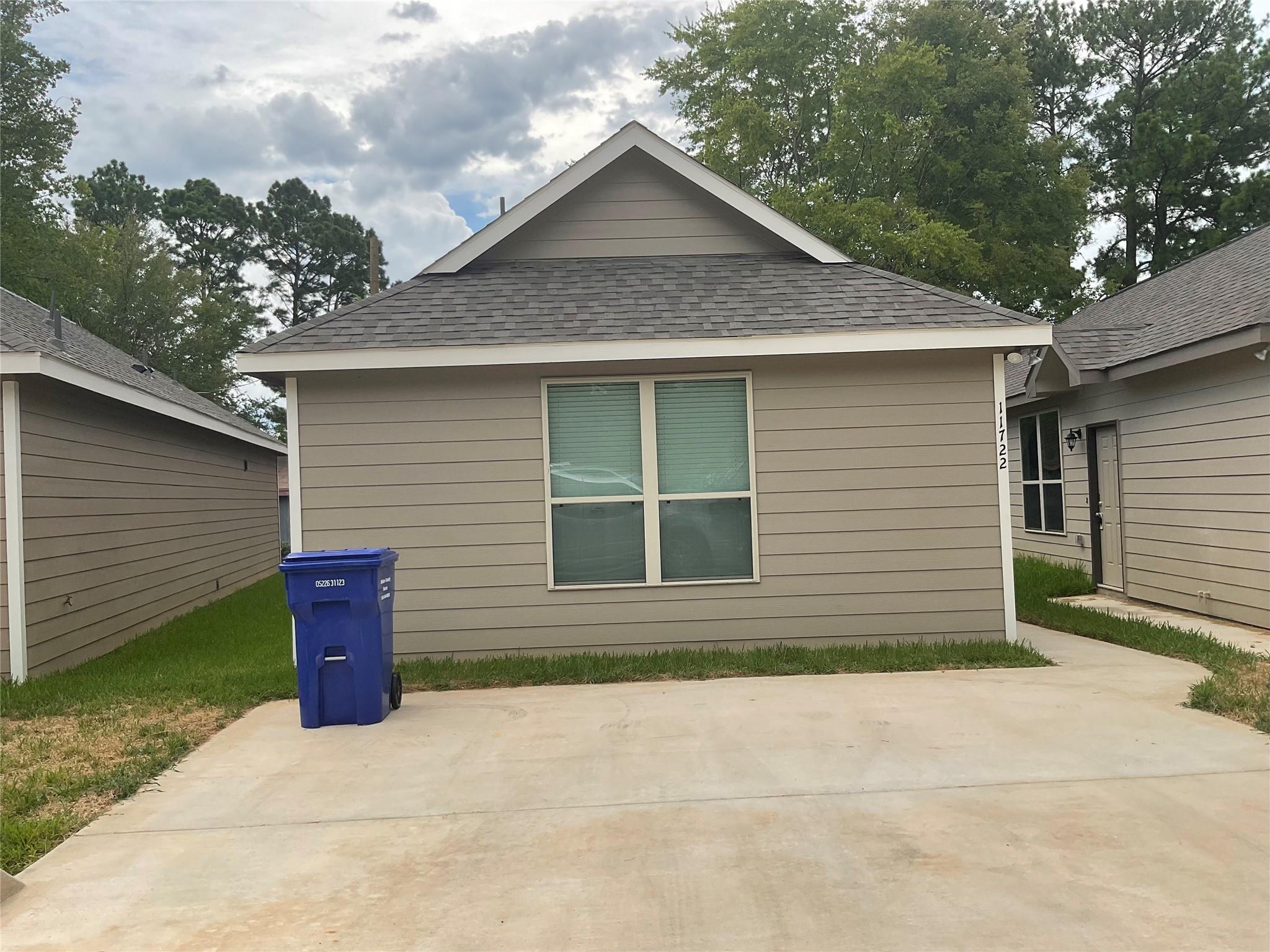 11722 White Cedar Street — photo