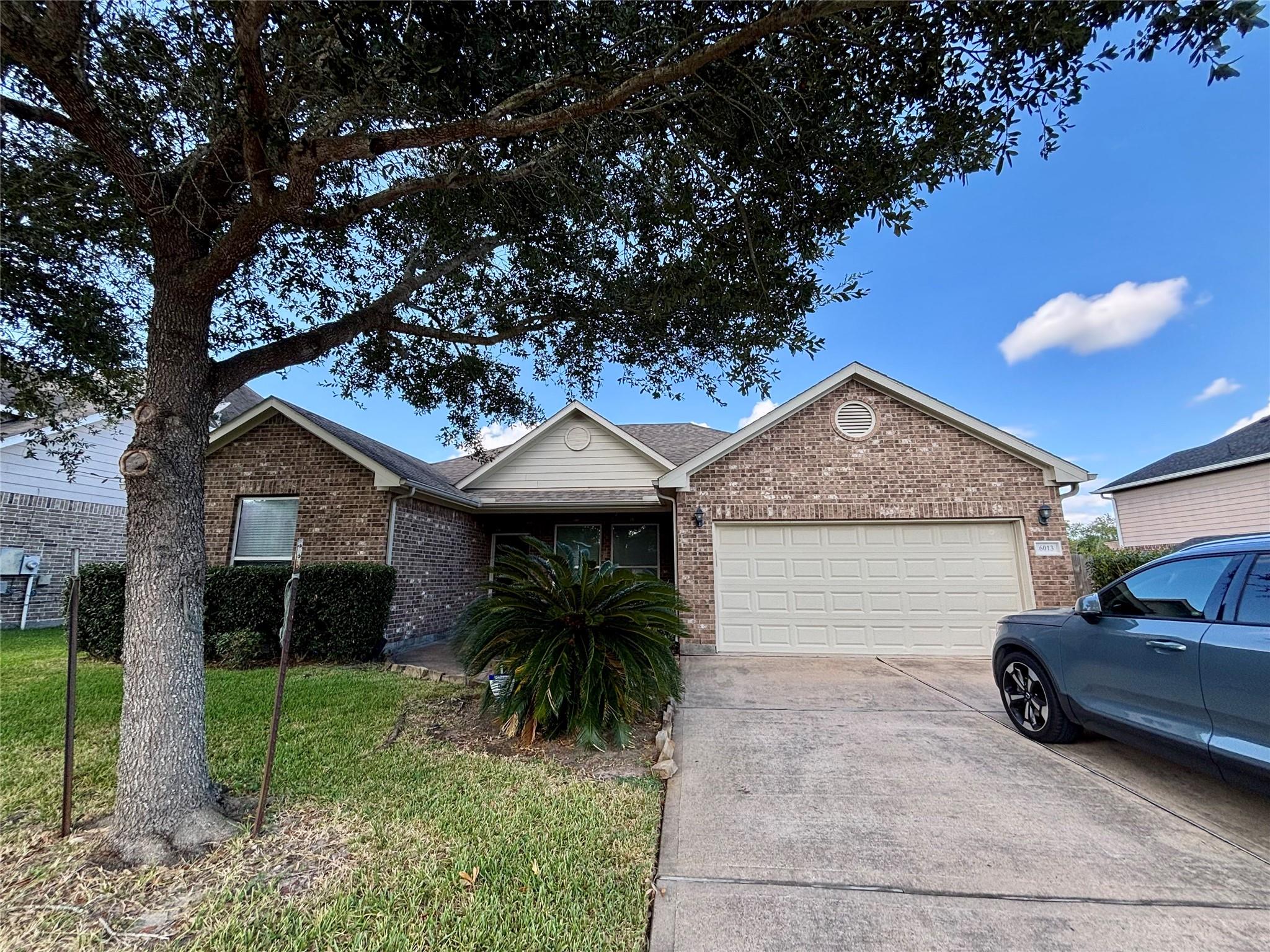6013 Dublin Lane — photo