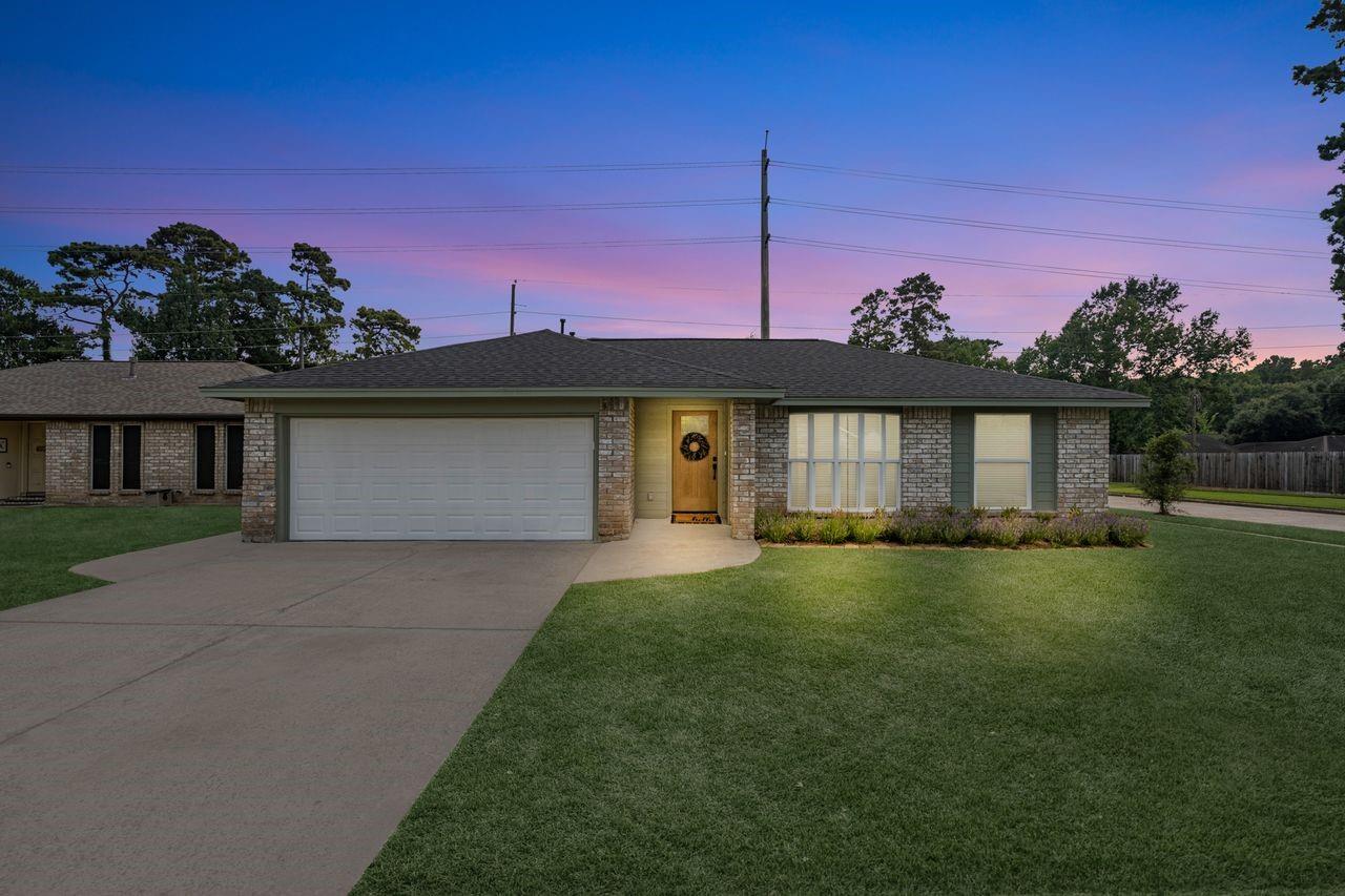 5202 Moonshadows Drive — photo