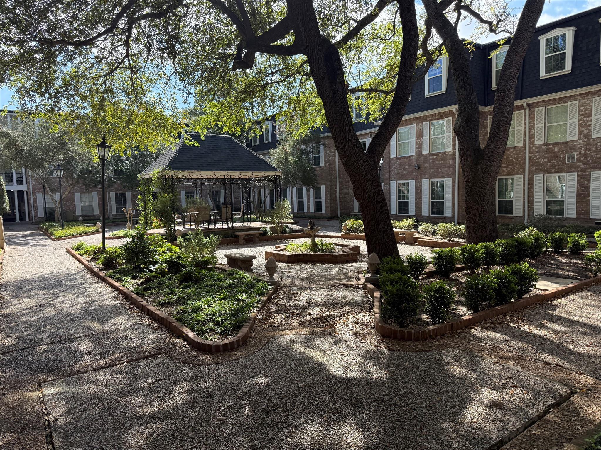 357 N Post Oak Lane #207 — photo