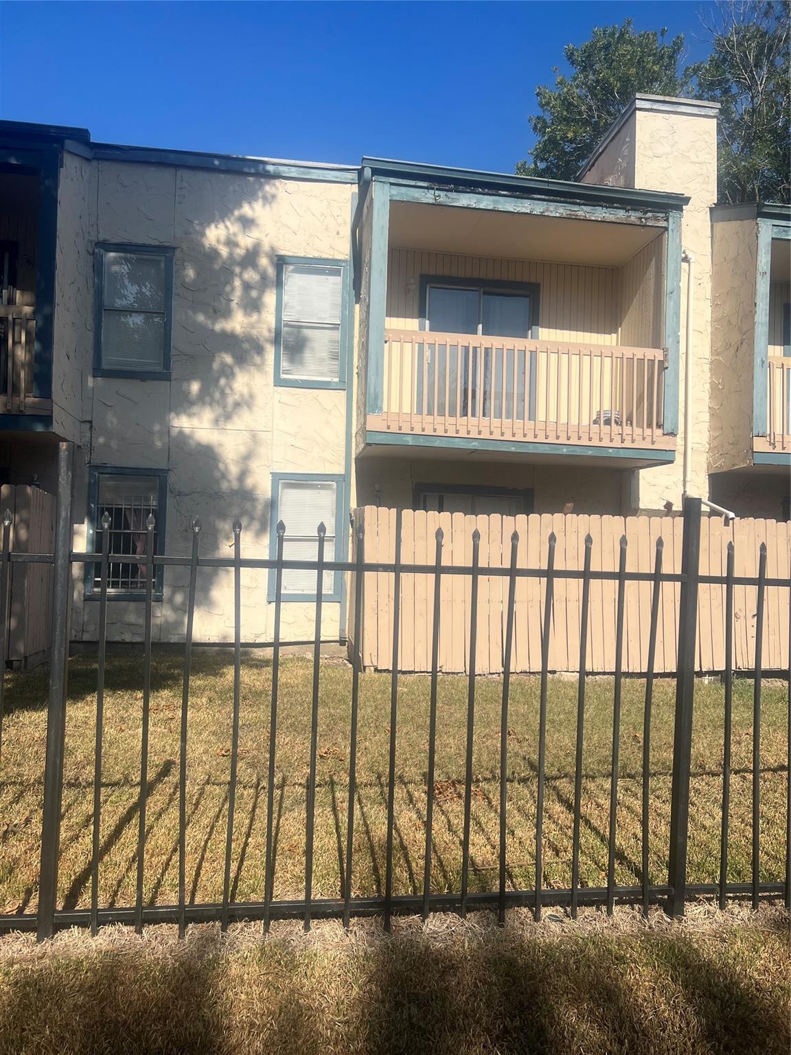 9898 Club Creek Dr #405 — photo
