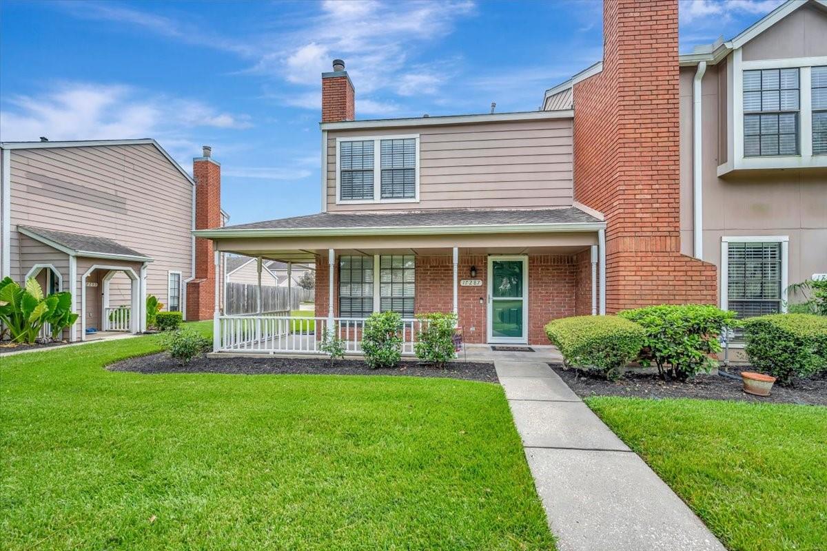17287 Saturn Lane — photo