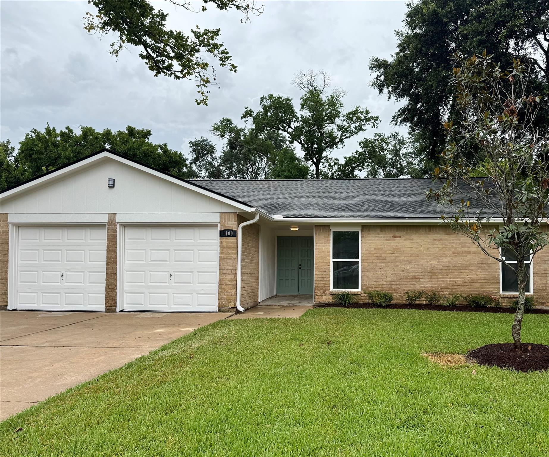 1100 N Heron Drive — photo